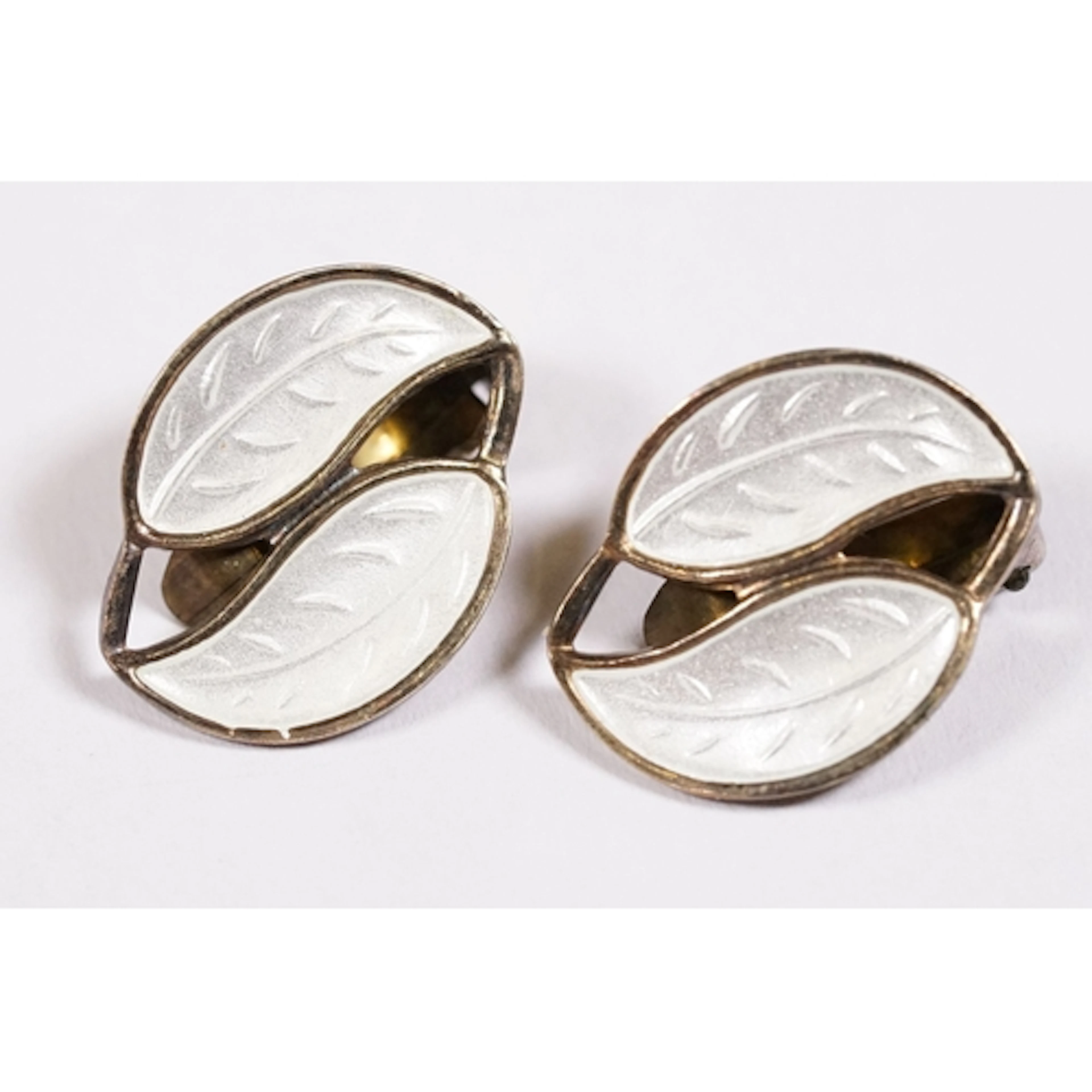 A pair of vintage Norway 925S Sterling Silver & Enamel clip ...