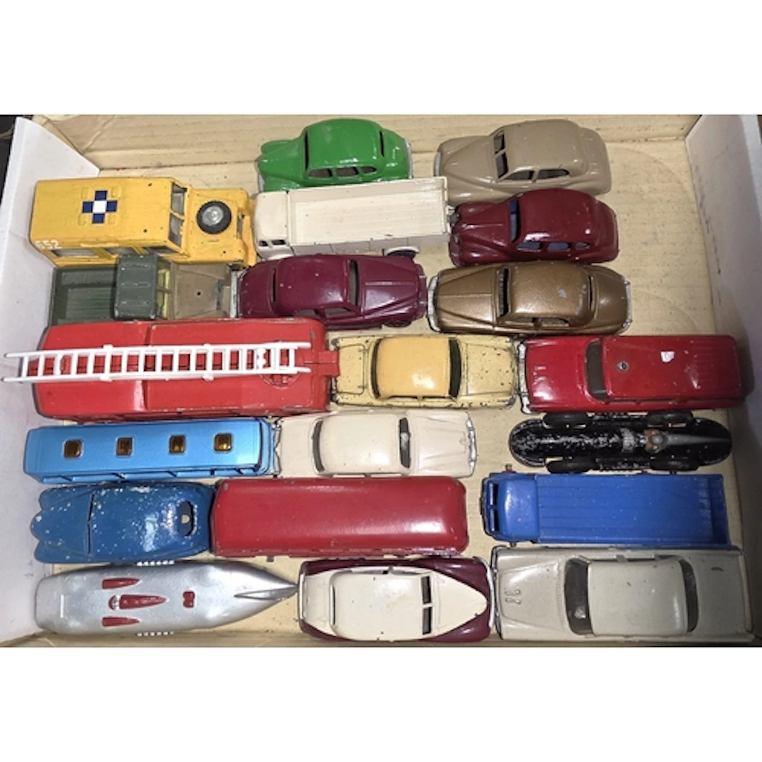 Dinky, Corgi and Spot on selection of vehicles (18)