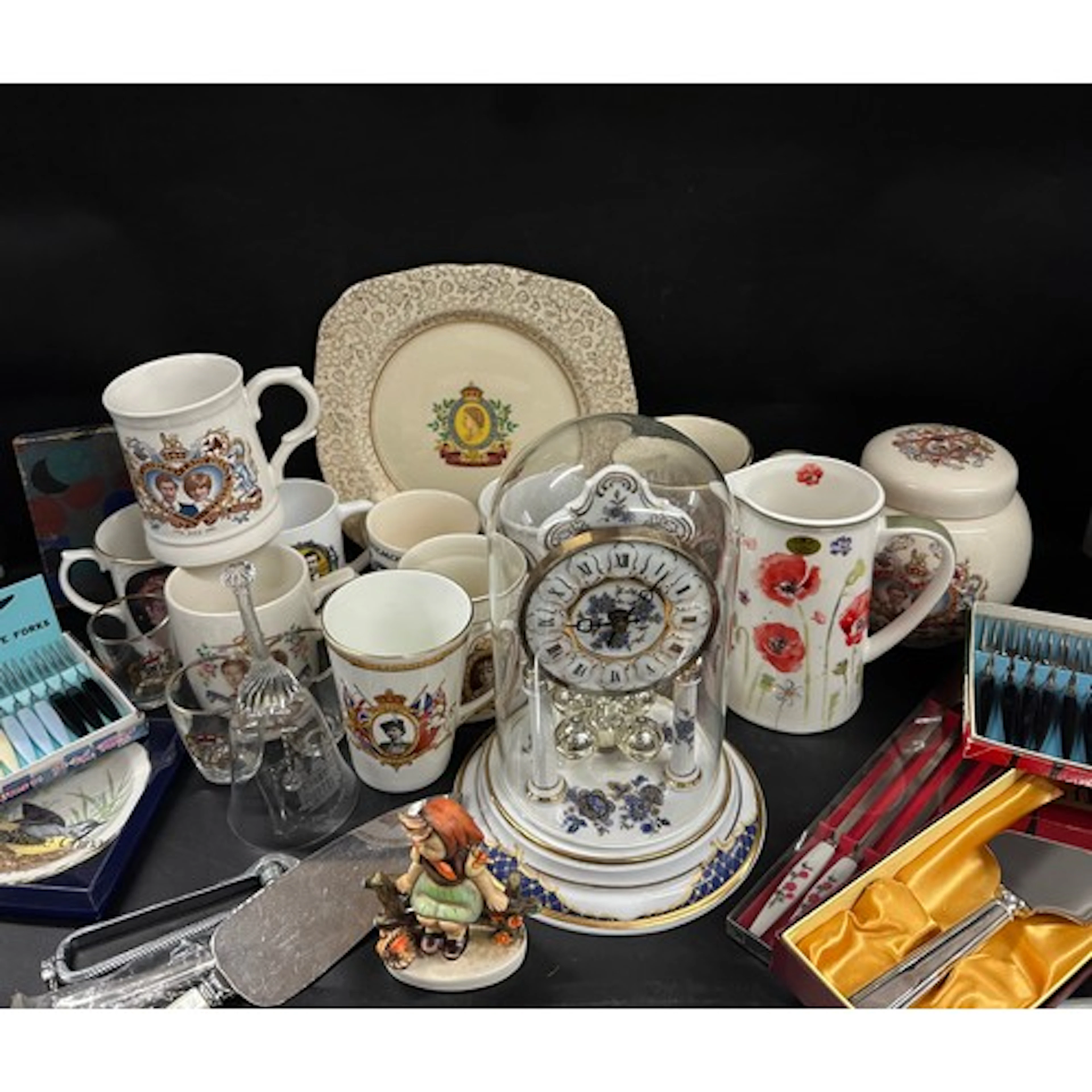 A collection of Royal commemorative china including plates, ...