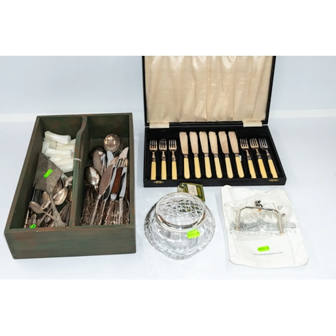 Silver Plate: a cased set of fish cutlery, a part set of One...