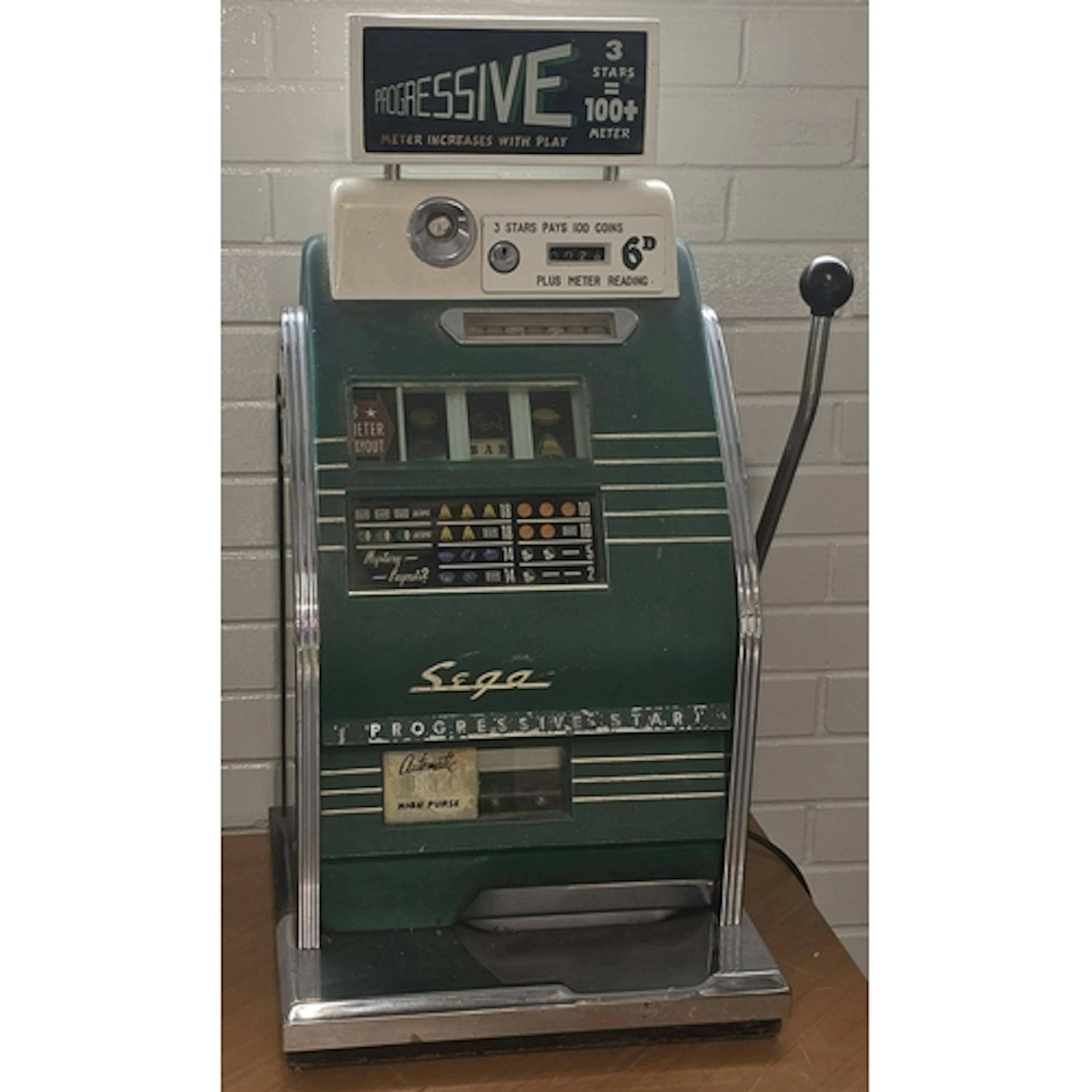 Vintage Sega Progressive Star slot machine. Plays 6D. Includ...