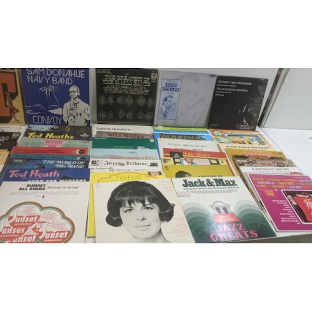 A collection of Jazz, Swing, R'n'B and Pop related LP's to i...