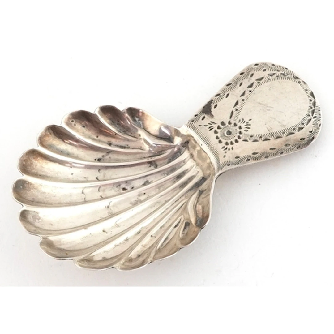 Georgian silver shell shaped caddy spoon, IP maker's mark, p...