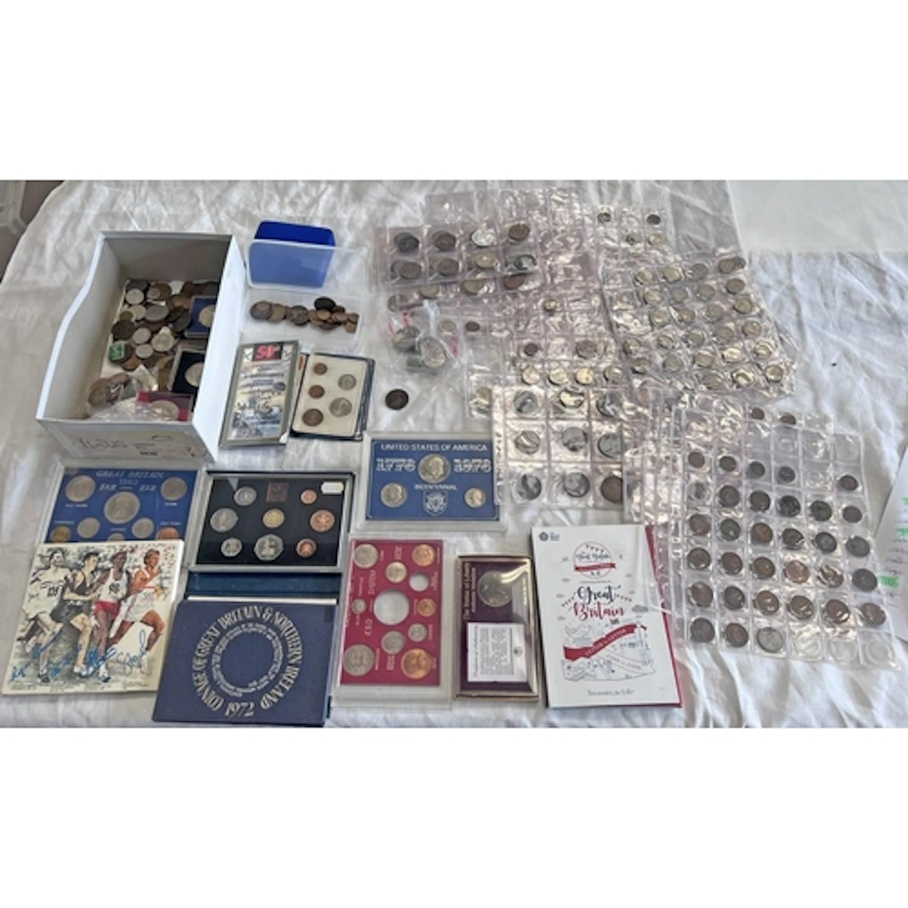 GOOD SELECTION OF WORLD COINAGE TO INCLUDE 1897 VICTORIAN CR...