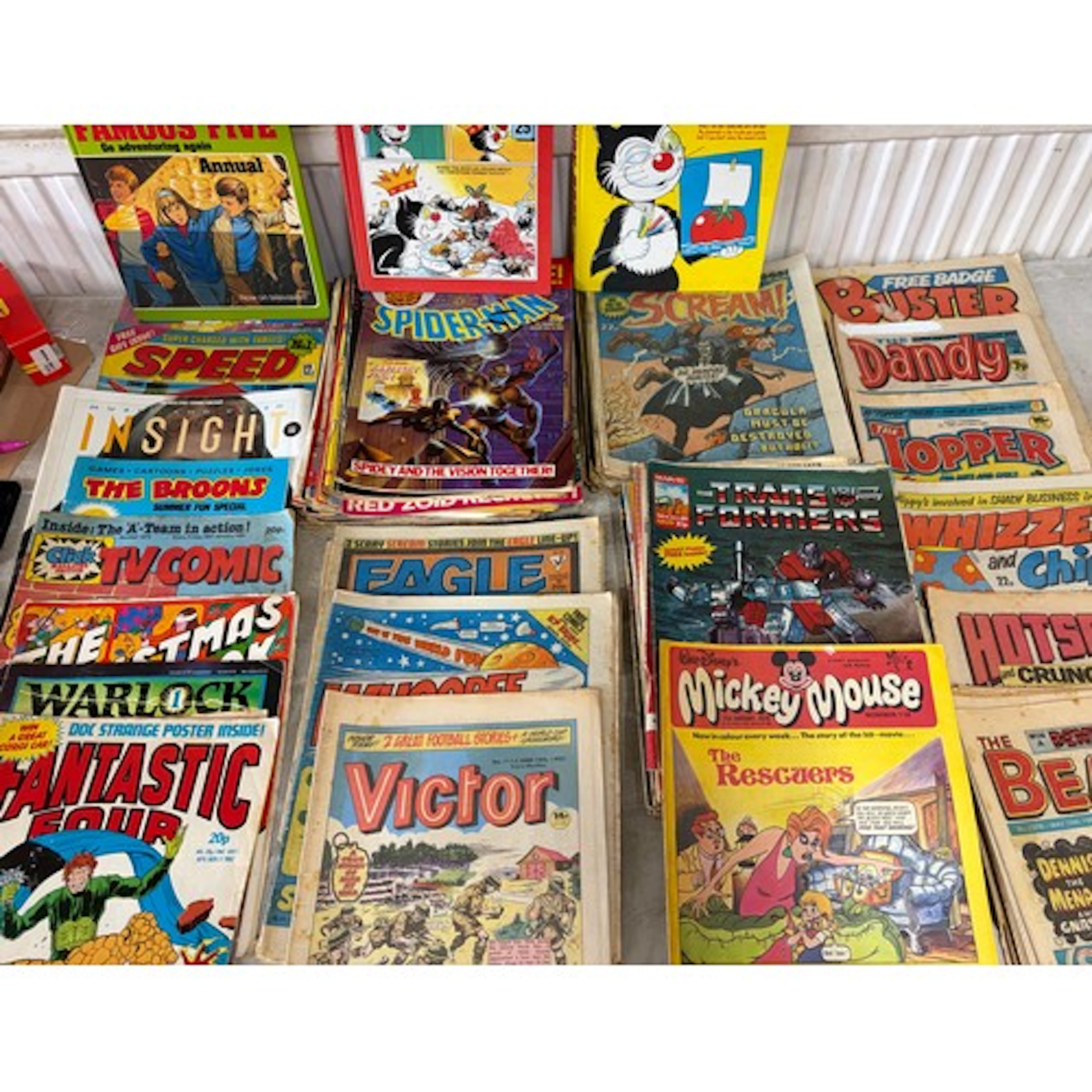 A mixed collection of 1960/70/80 comics and magazines to inc...