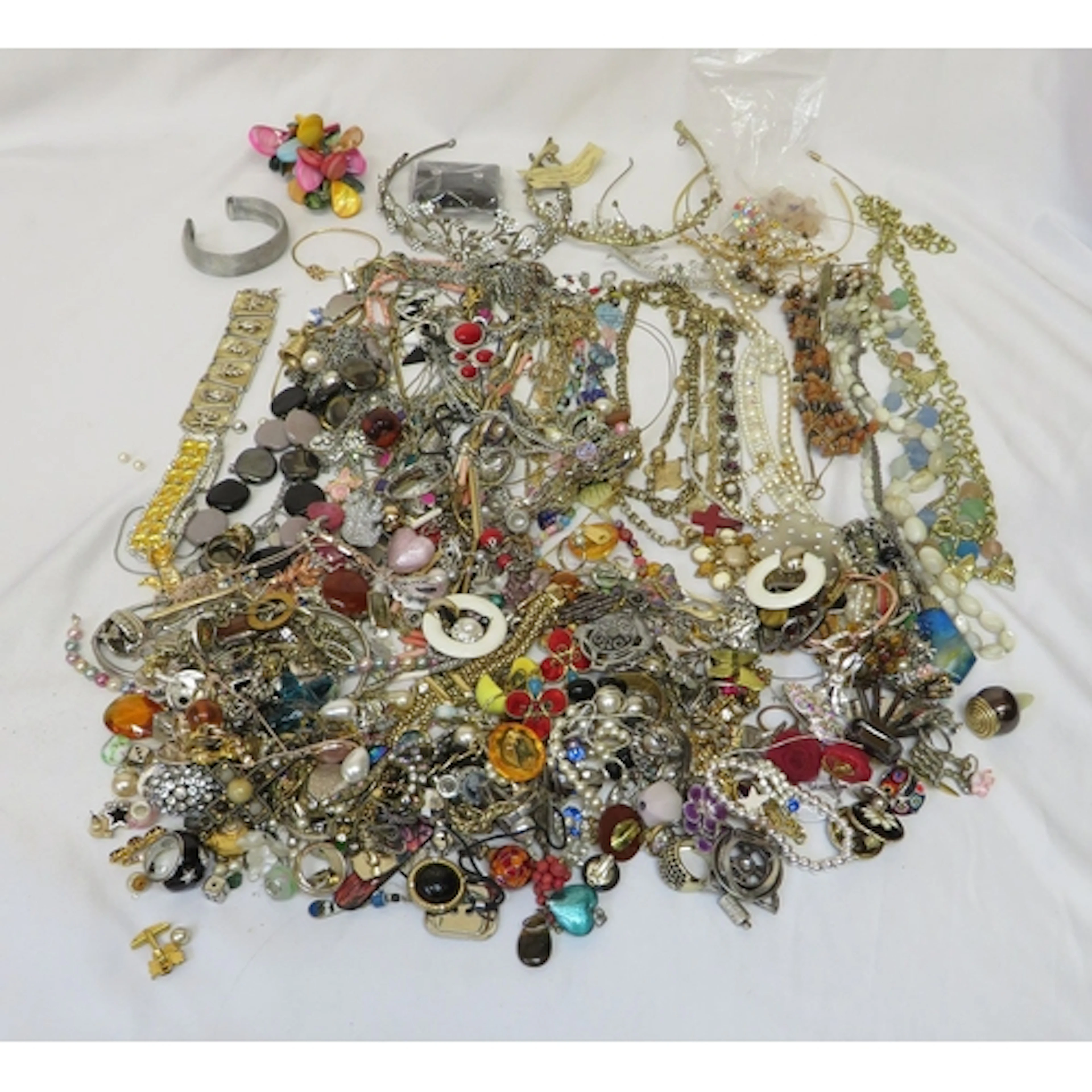 Costume Jewellery incl. gold tone brooch in the form of a to...