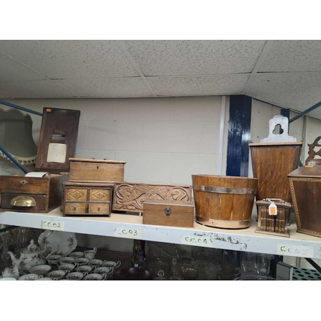 A SMALL GROUP OF VINTAGE WOODEN ITEMS to include an old-fash...