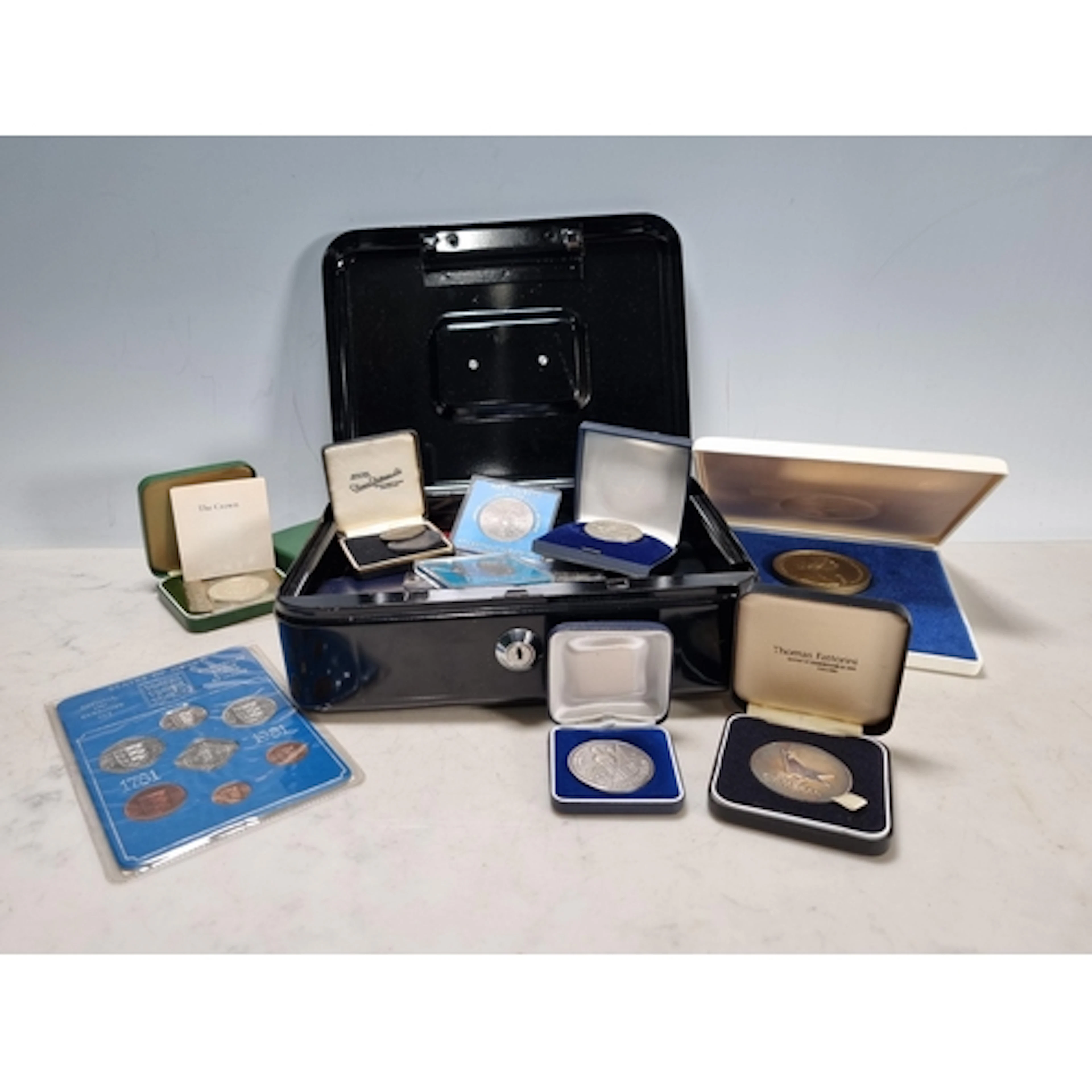 A collection of British and World Coins and Medallions, to i...