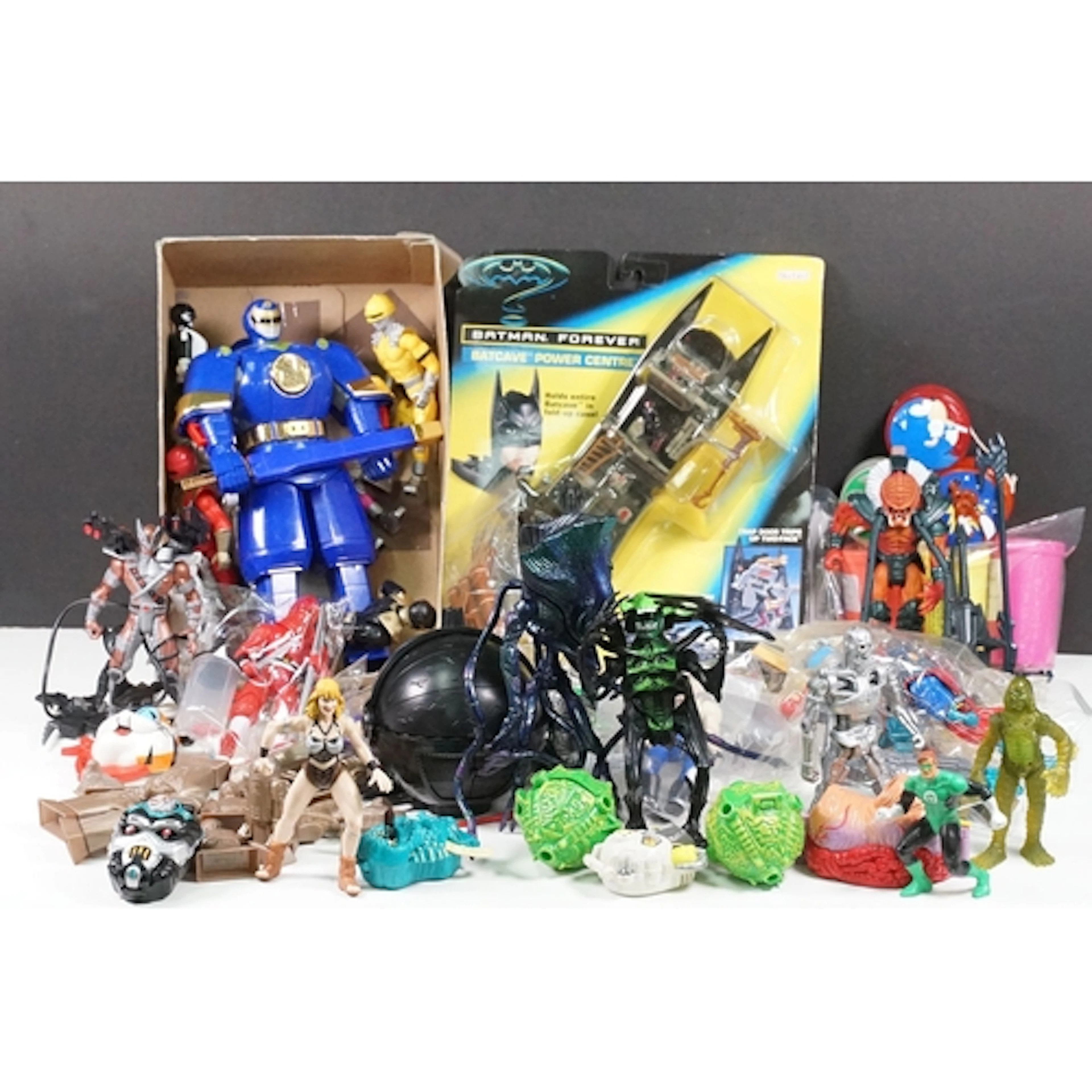 Collection of circa 1990s figures and toys to include Kenner...