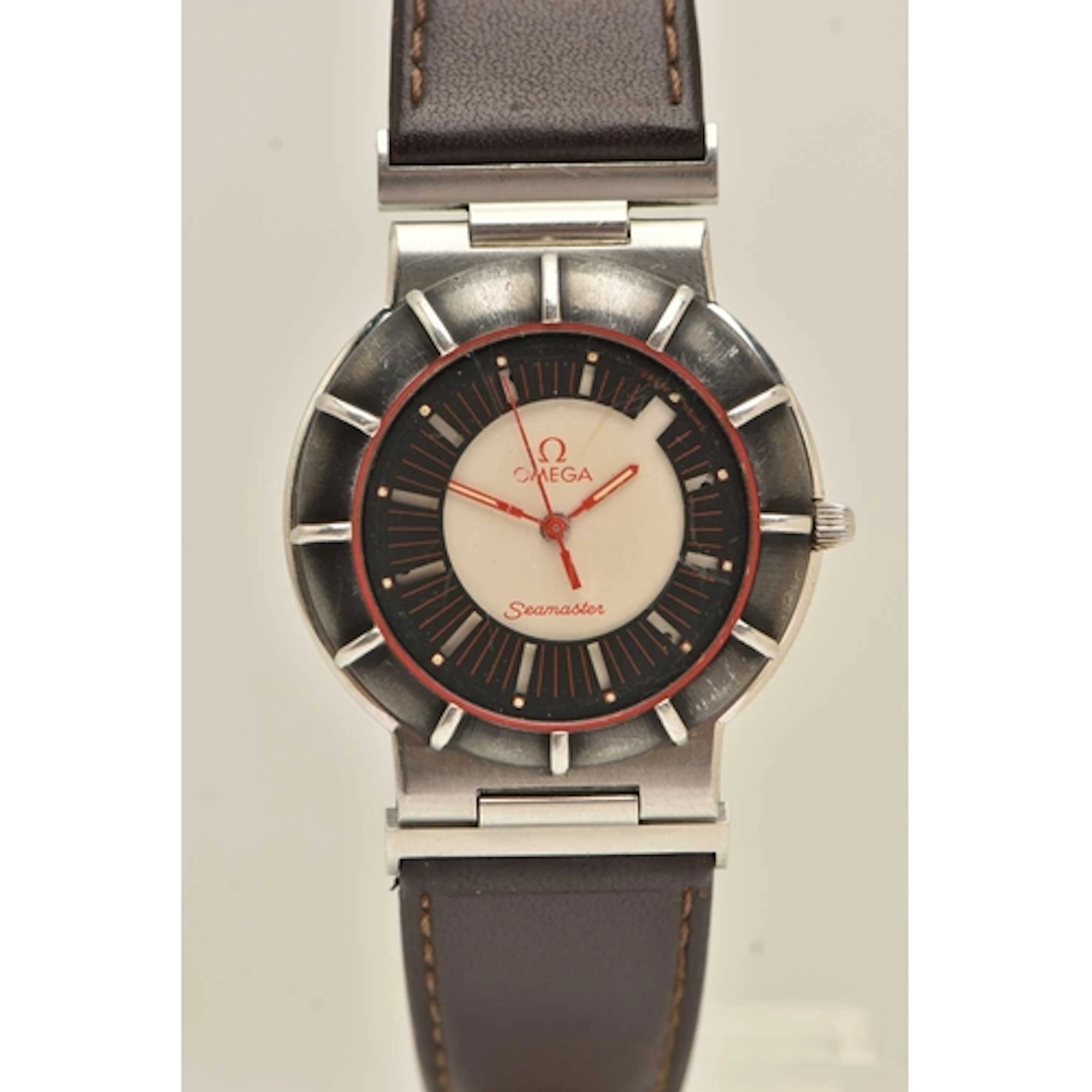 AN 'OMEGA' SEAMASTER DYNAMIC WRISTWATCH, AF, quartz movement...