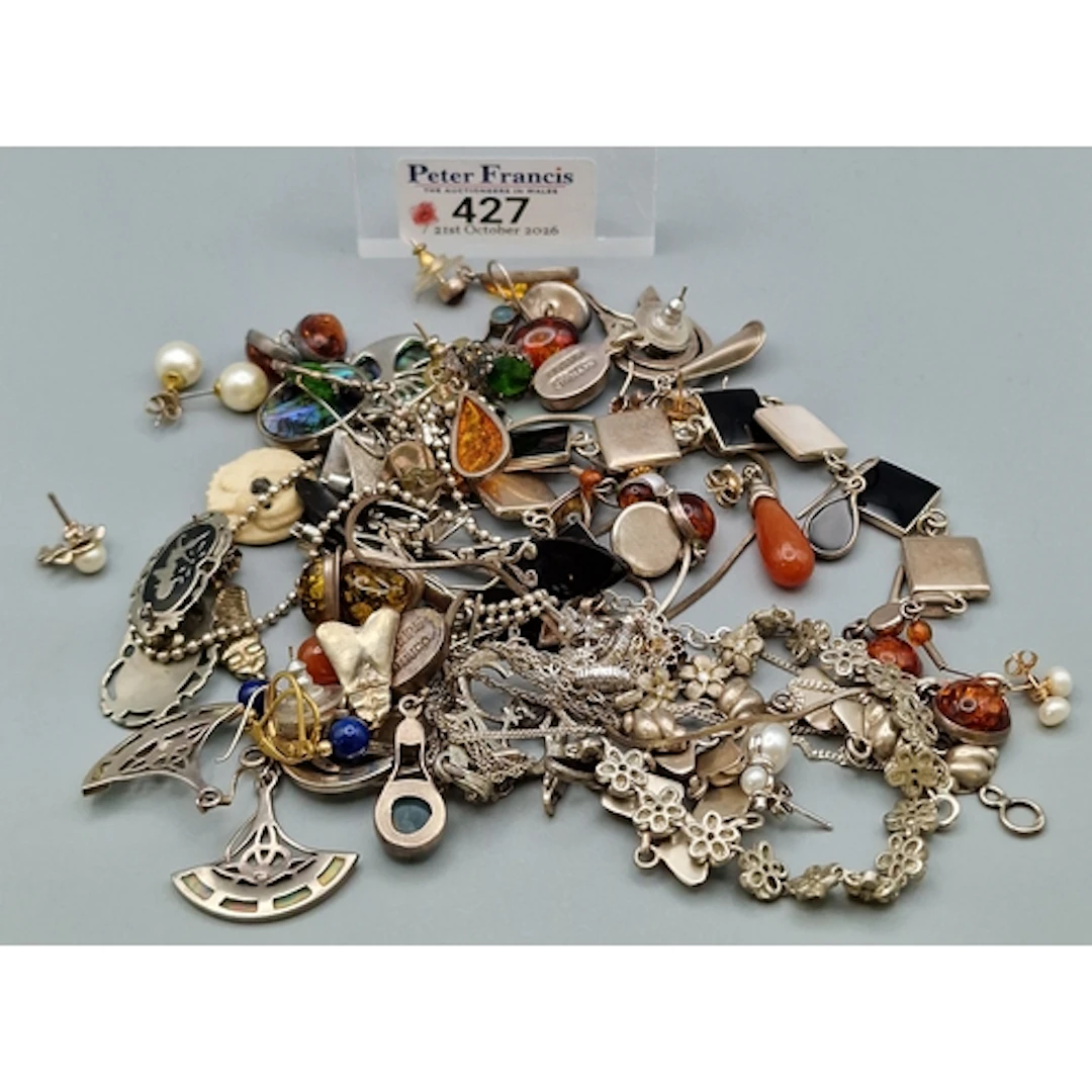 Bag of silver and other jewellery set with semi-precious sto...