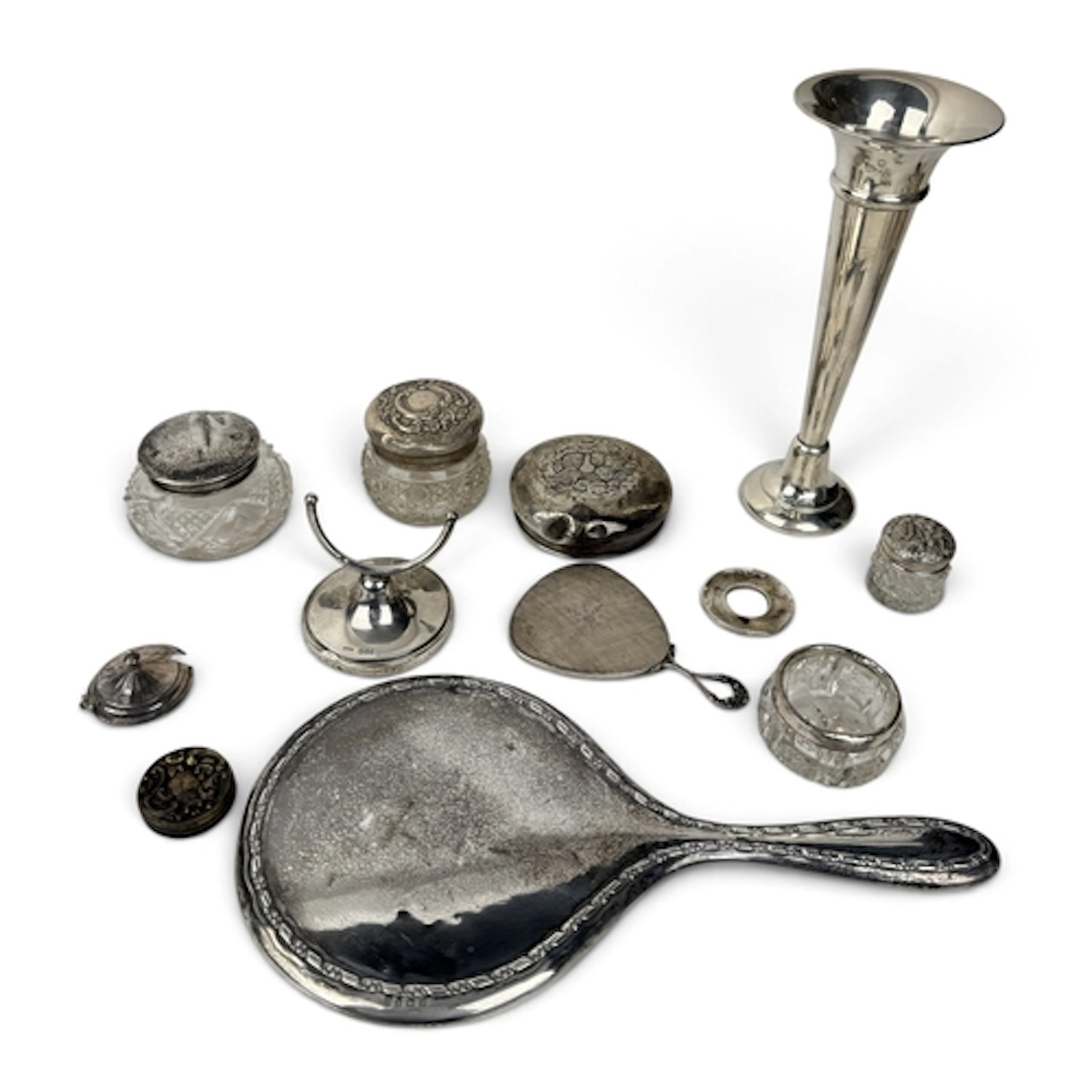 A GROUP OF SILVER TO INCLUDE A SILVER TRUMPET SHAPED POSEY V...