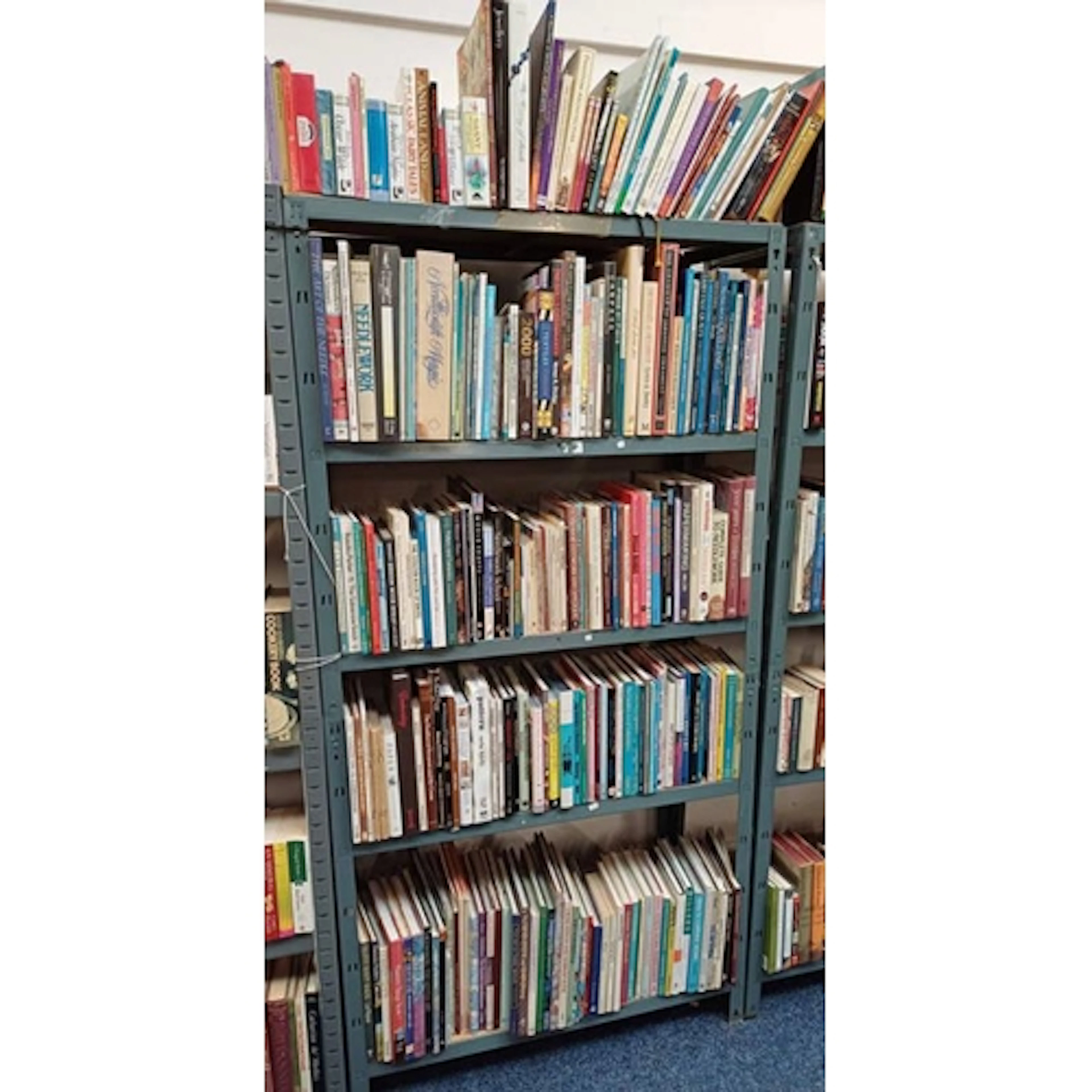 5 SHELVES OF MOSTLY VARIOUS BOOKS RELATED TO ARTS & CRAFTS, ...