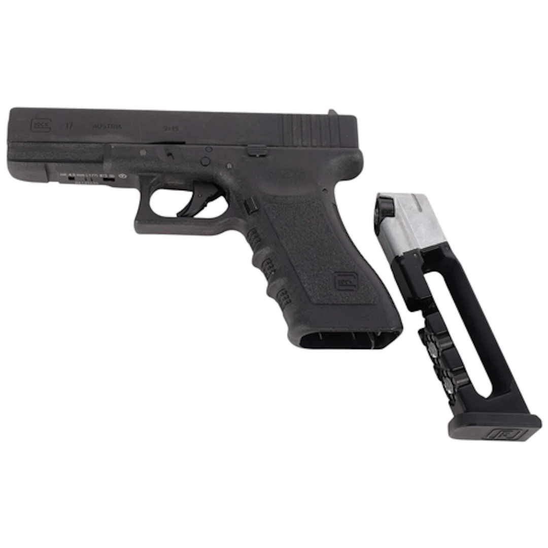 A Glock 17 air pistol, 4.5mm/.177 calibre, cased