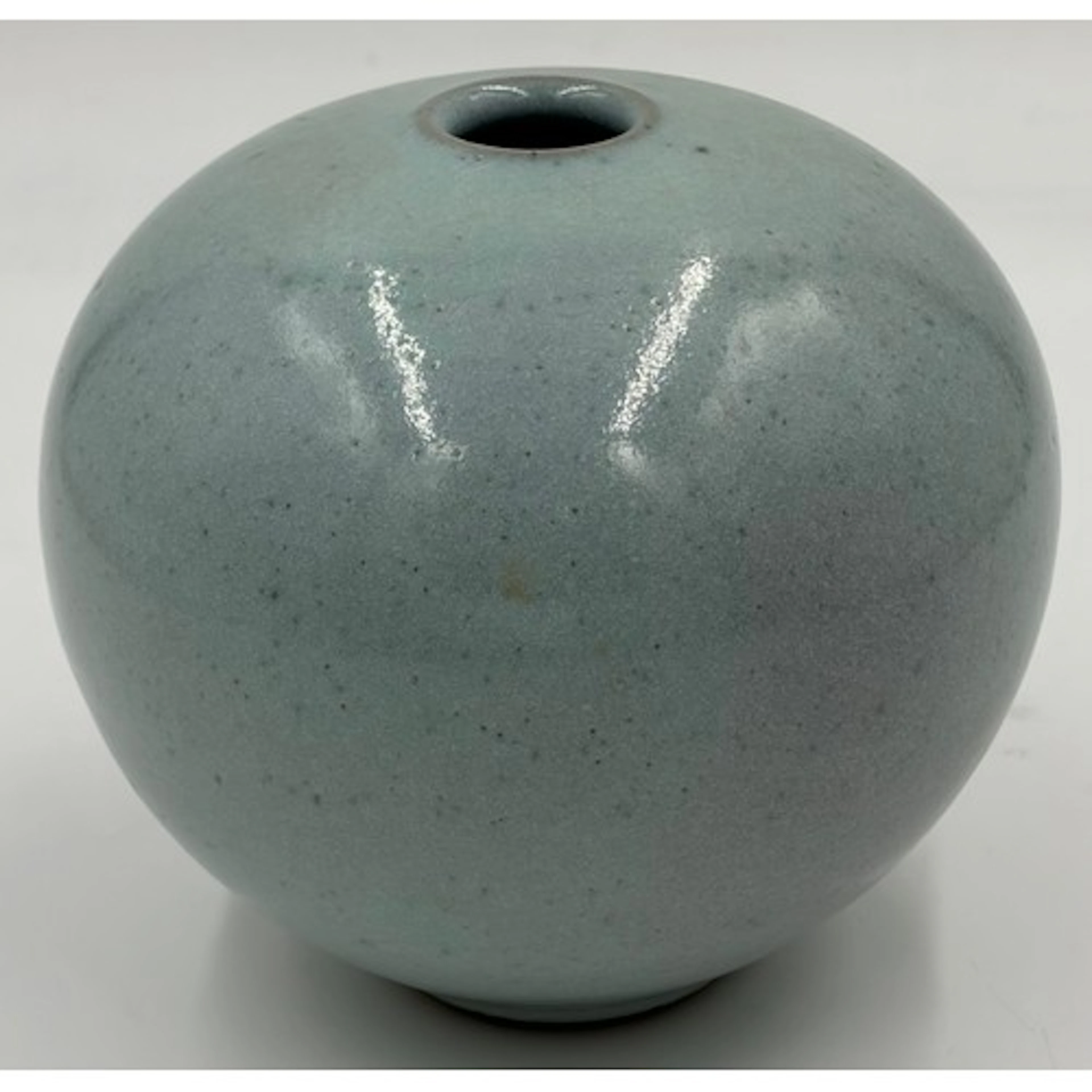 Lee Middleman studio pottery vase with impressed 'LM' mark t...