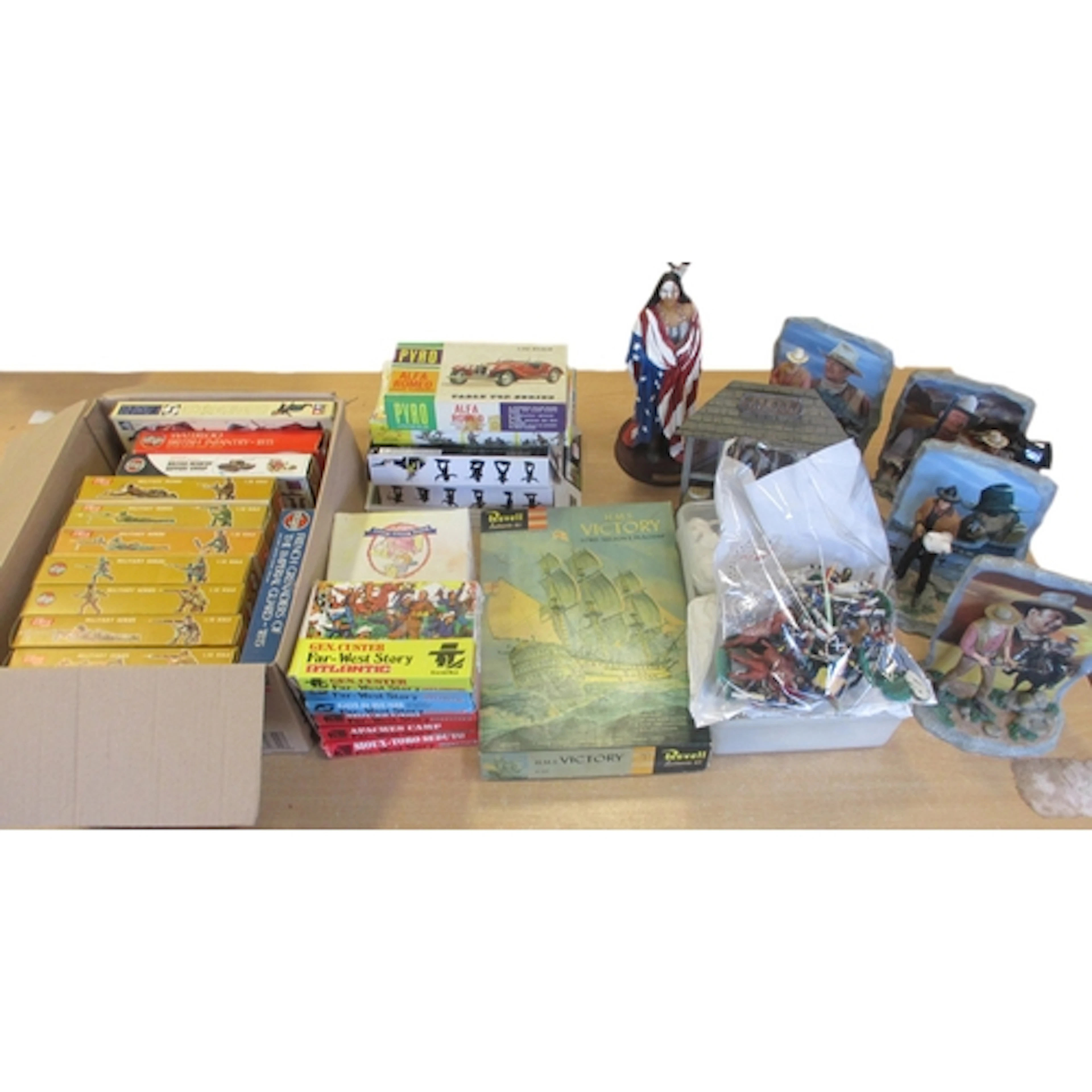 Collection of plastic soldier and model kits generally very ...