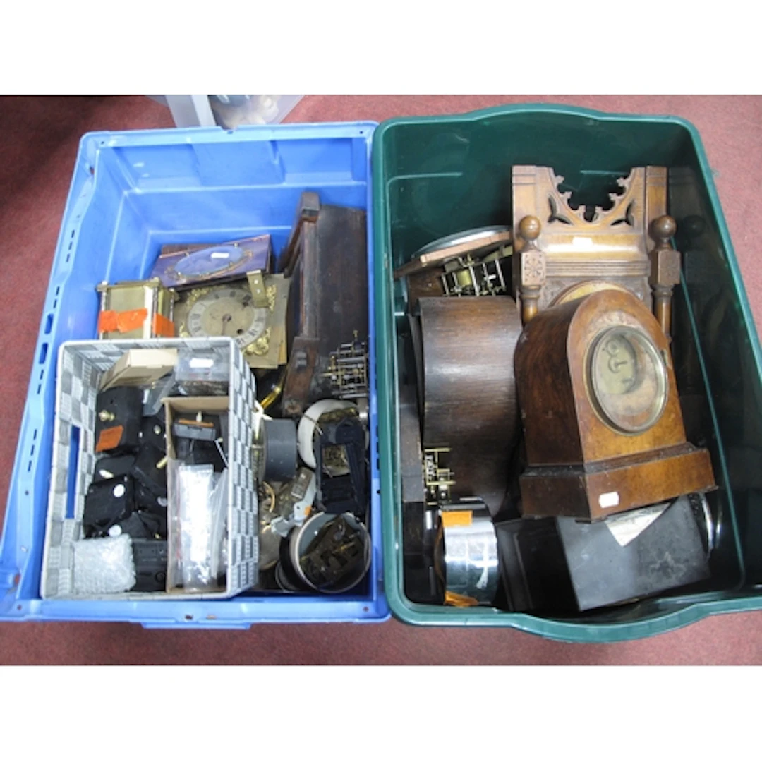 Very large quantity of clocks and horological parts, includi...