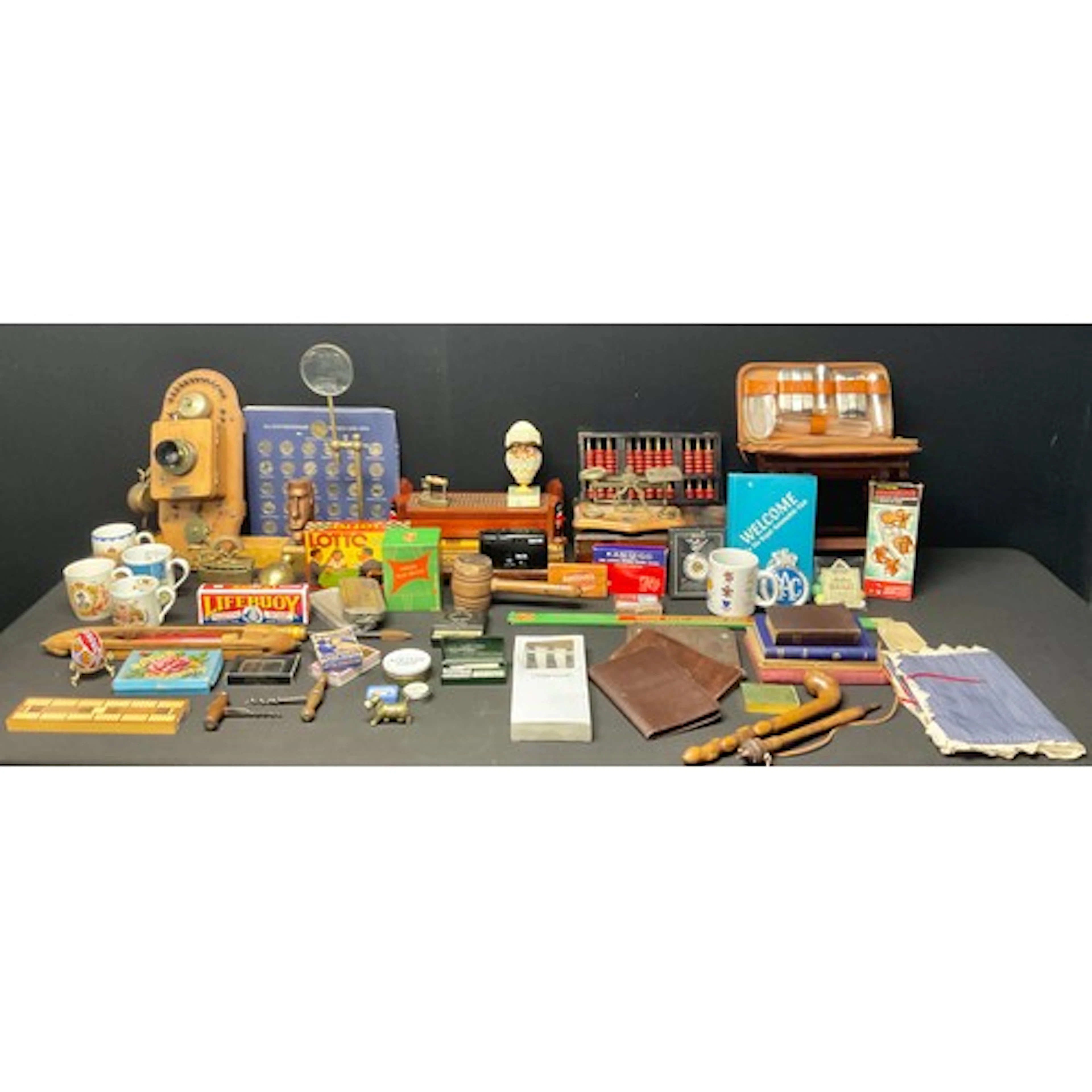 Boxes & Objects - A quantity of boxes & objects to include a...