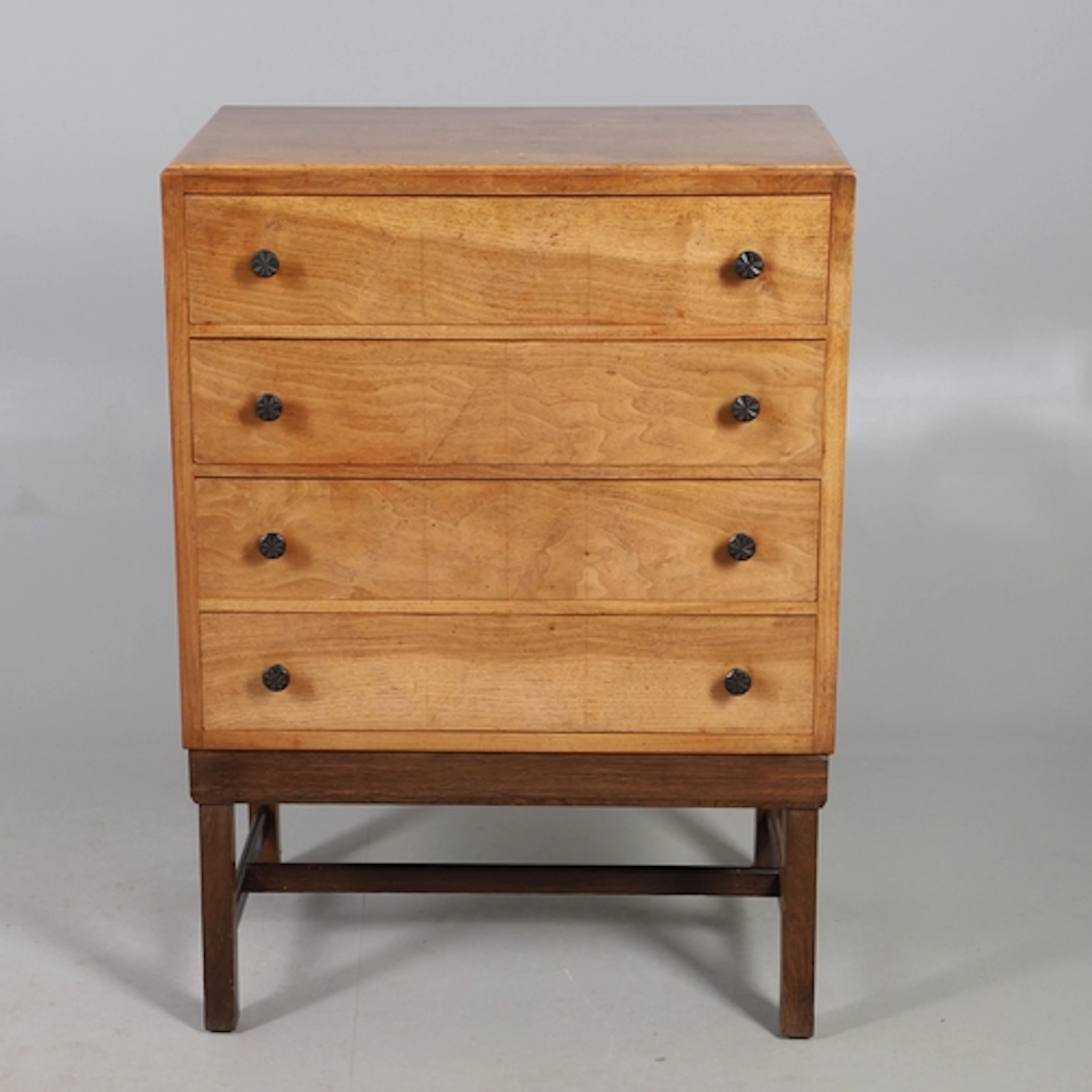 GORDON RUSSELL - COTSWOLD SCHOOL CHEST OF DRAWERS ON STAND, ...
