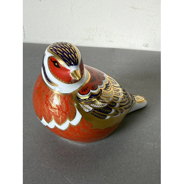 A Royal Crown Derby Chaffinch Porcelain bird paperweight wit...