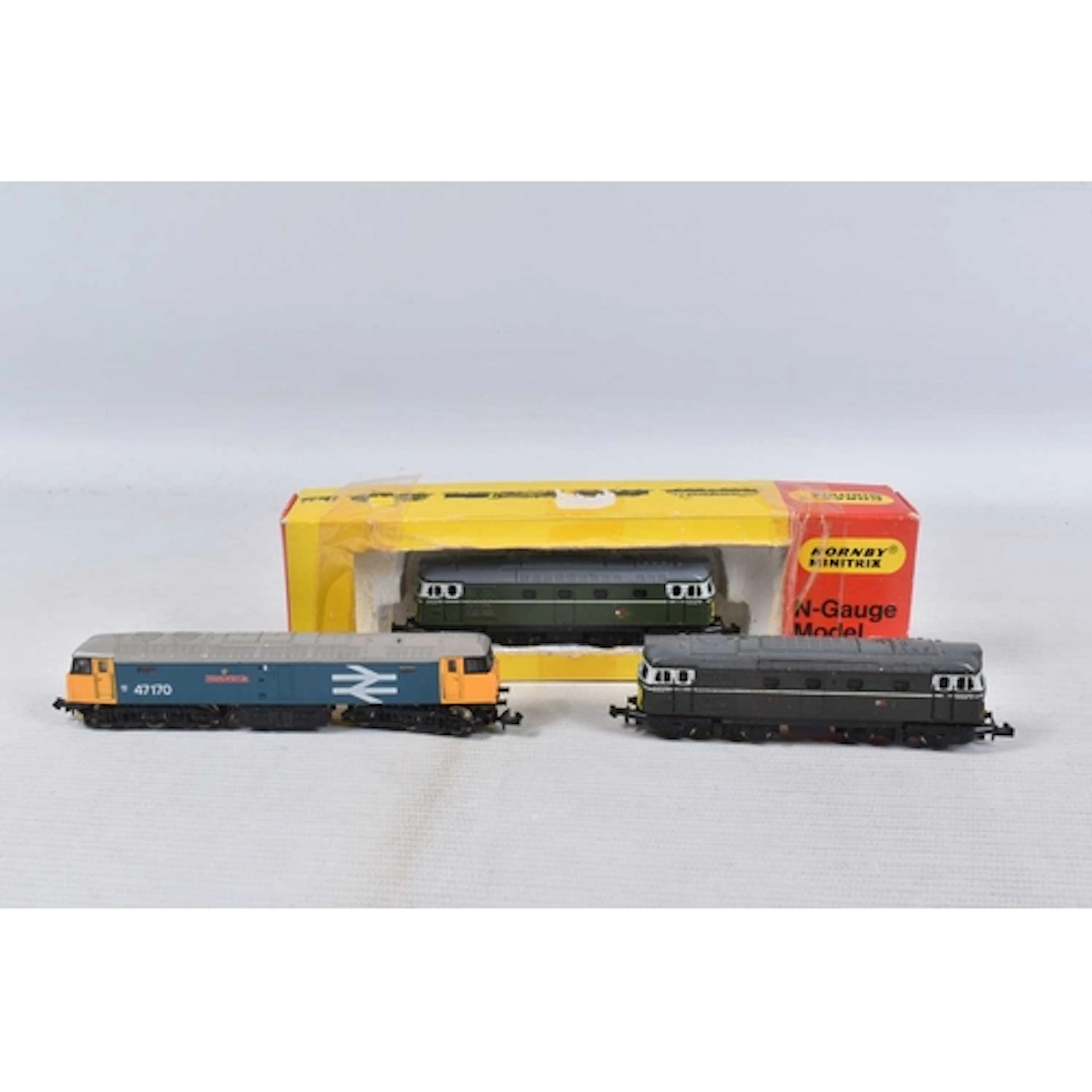 A BOXED MINITRIX N GAUGE CLASS 27 LOCOMOTIVE, No.D5379, B.R....