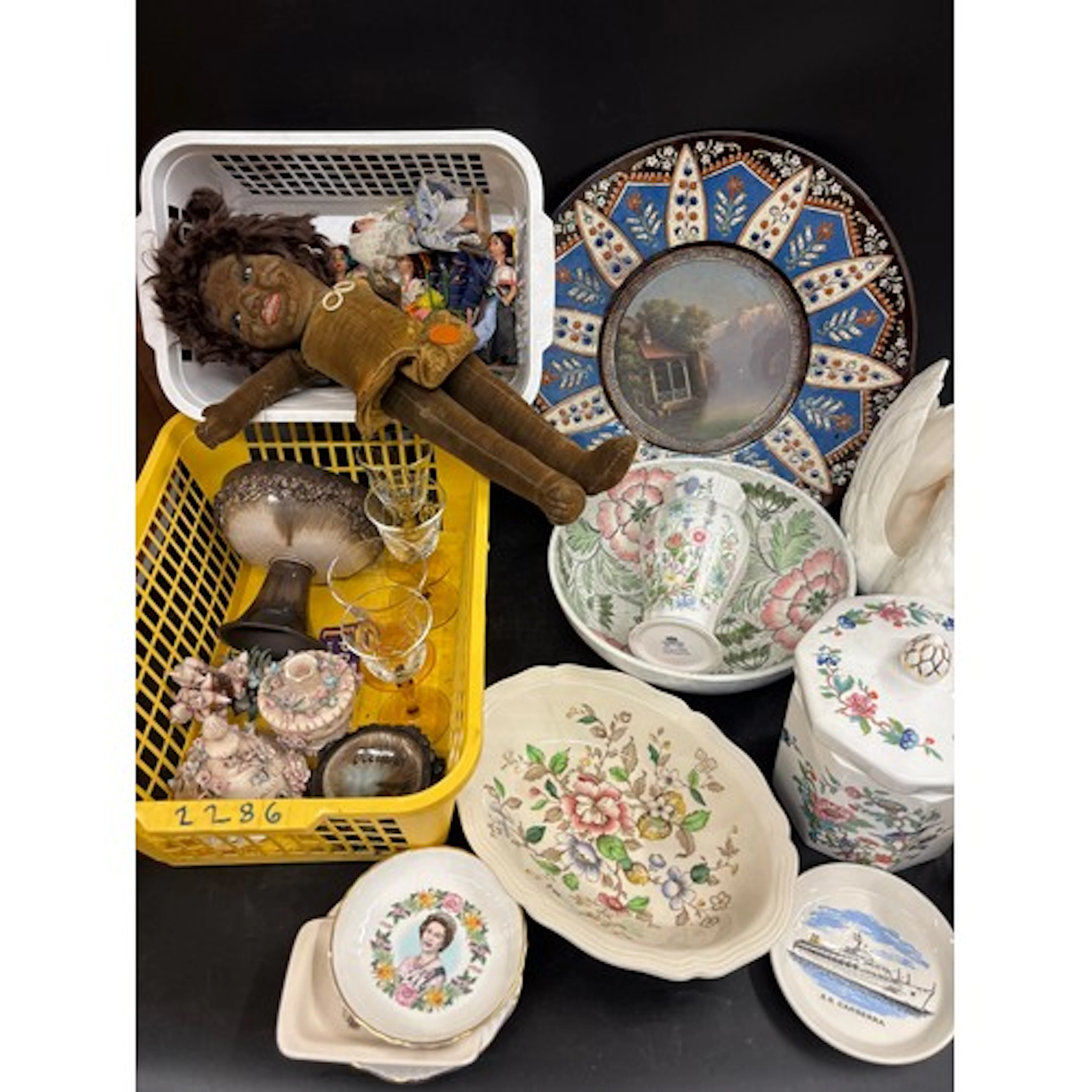 Assorted china to include Aynsley, Worcester Millennium comm...