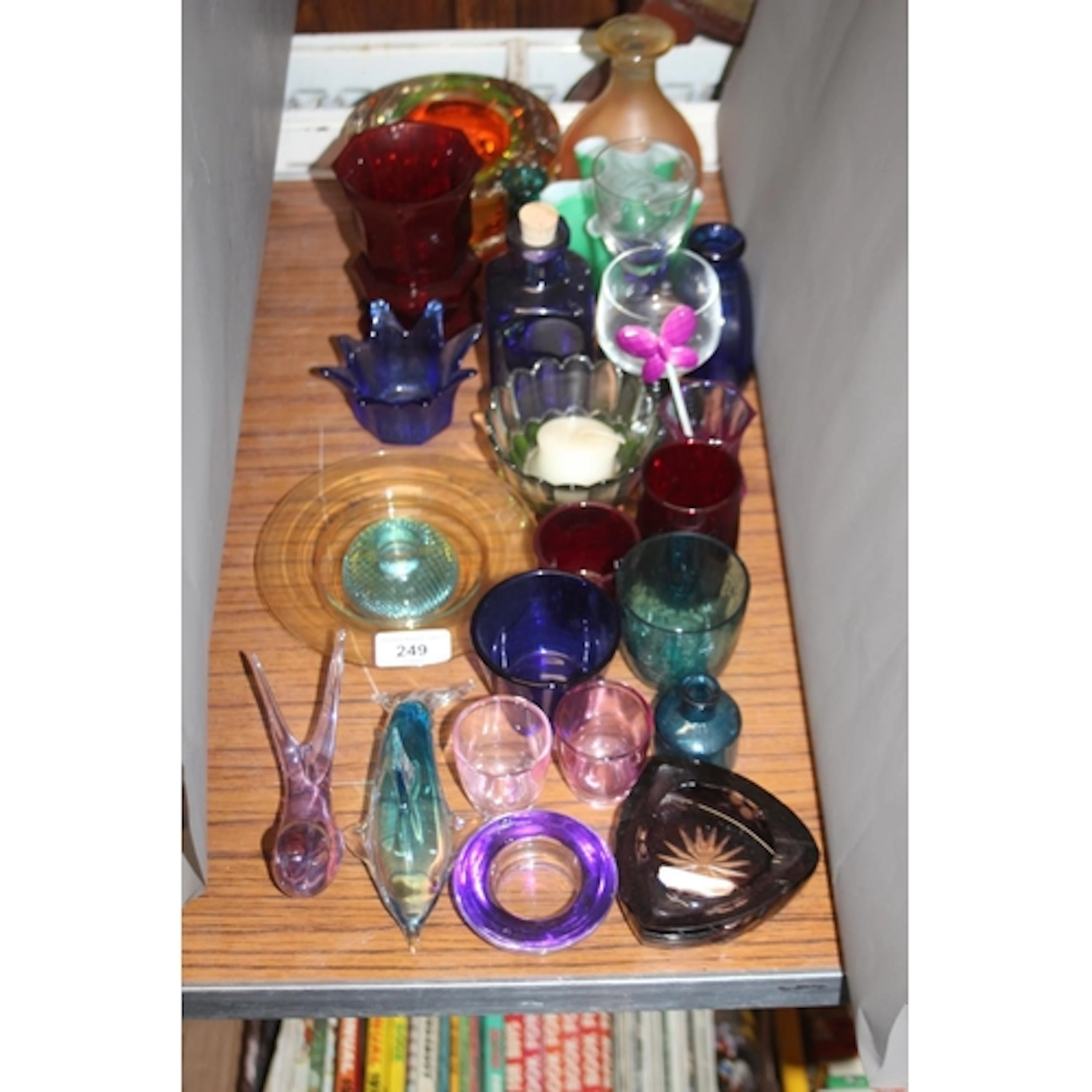 Art glass animal models, tealights, bottles, vases, etc.