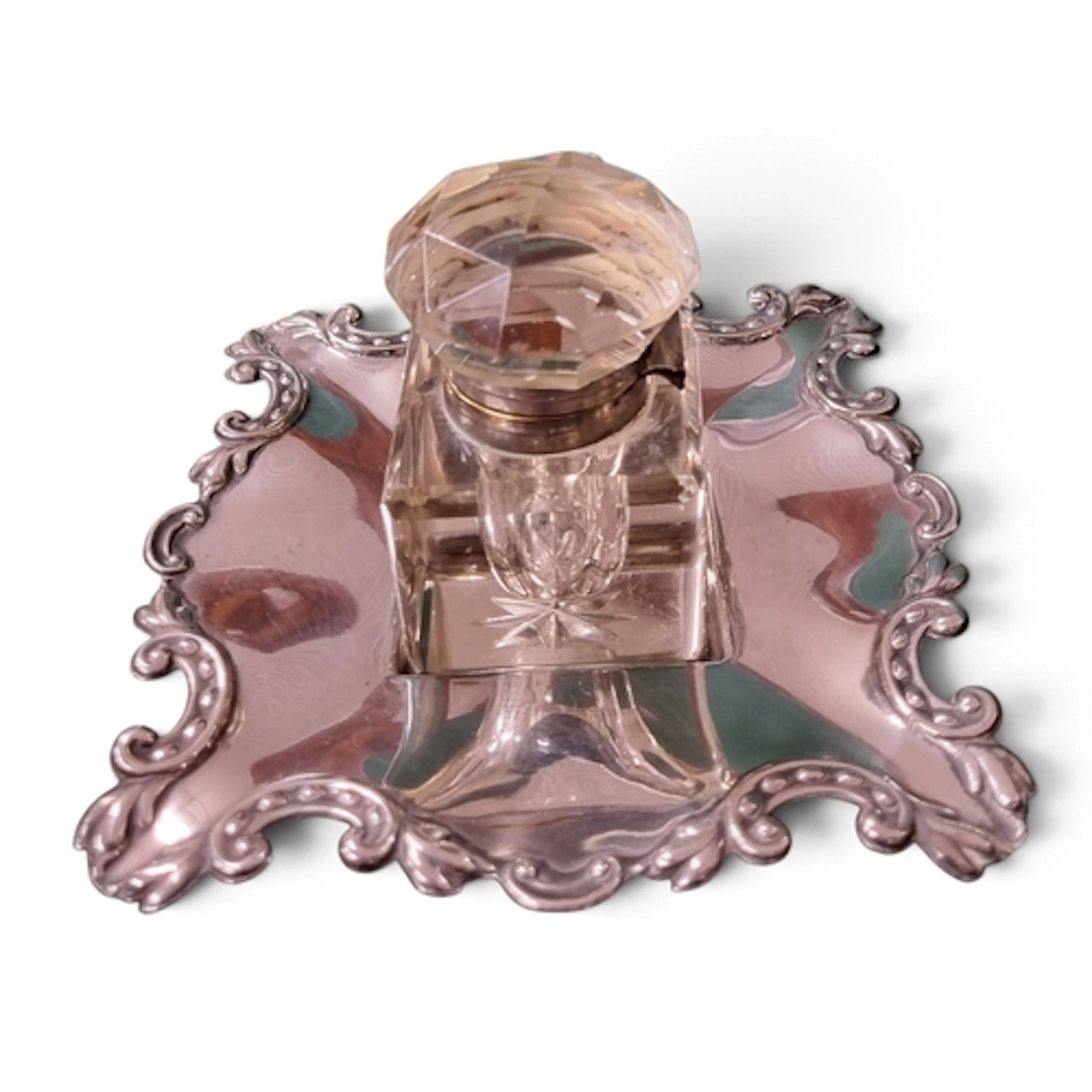 A good late 19th Century Ink Stand D 15 cm approx. with a h...
