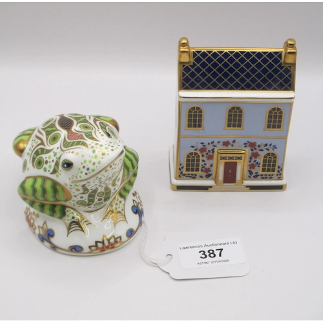 Royal Crown Derby paperweight, Toad, No. 2974 from a Limited...