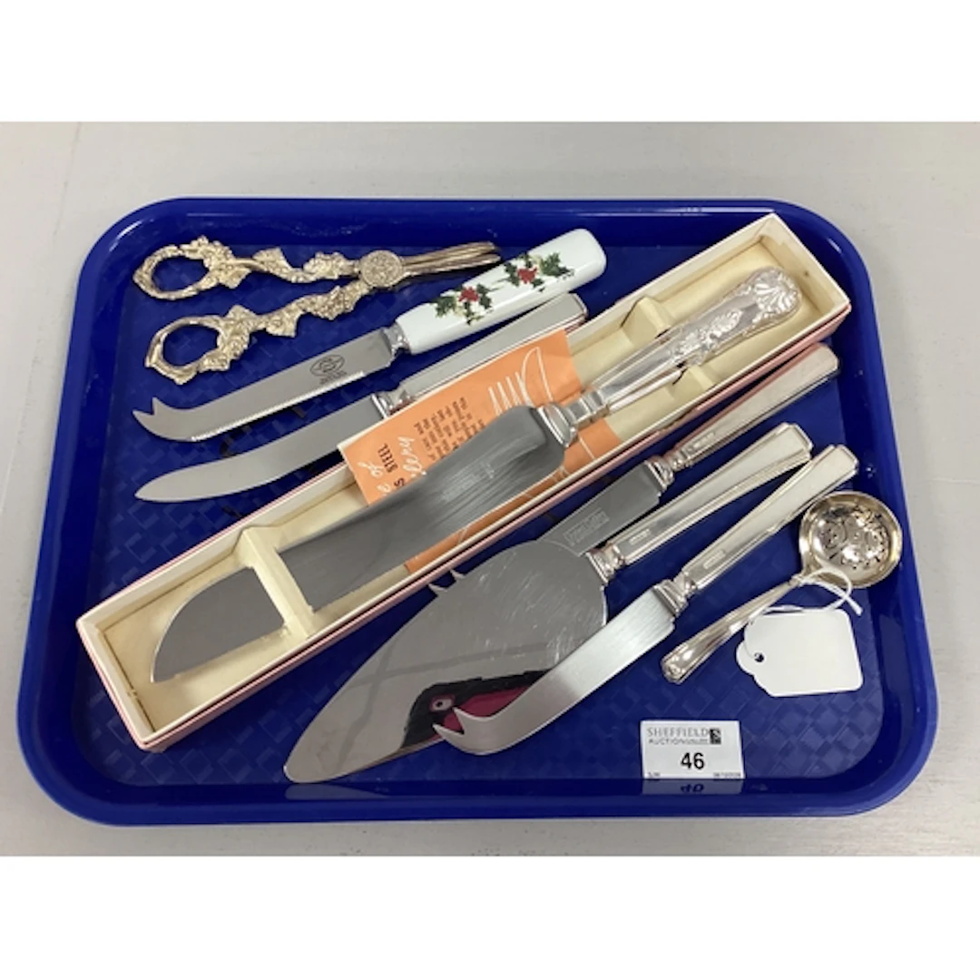 United Cutlers Hallmarked Silver Handled Cheese Knives and C...