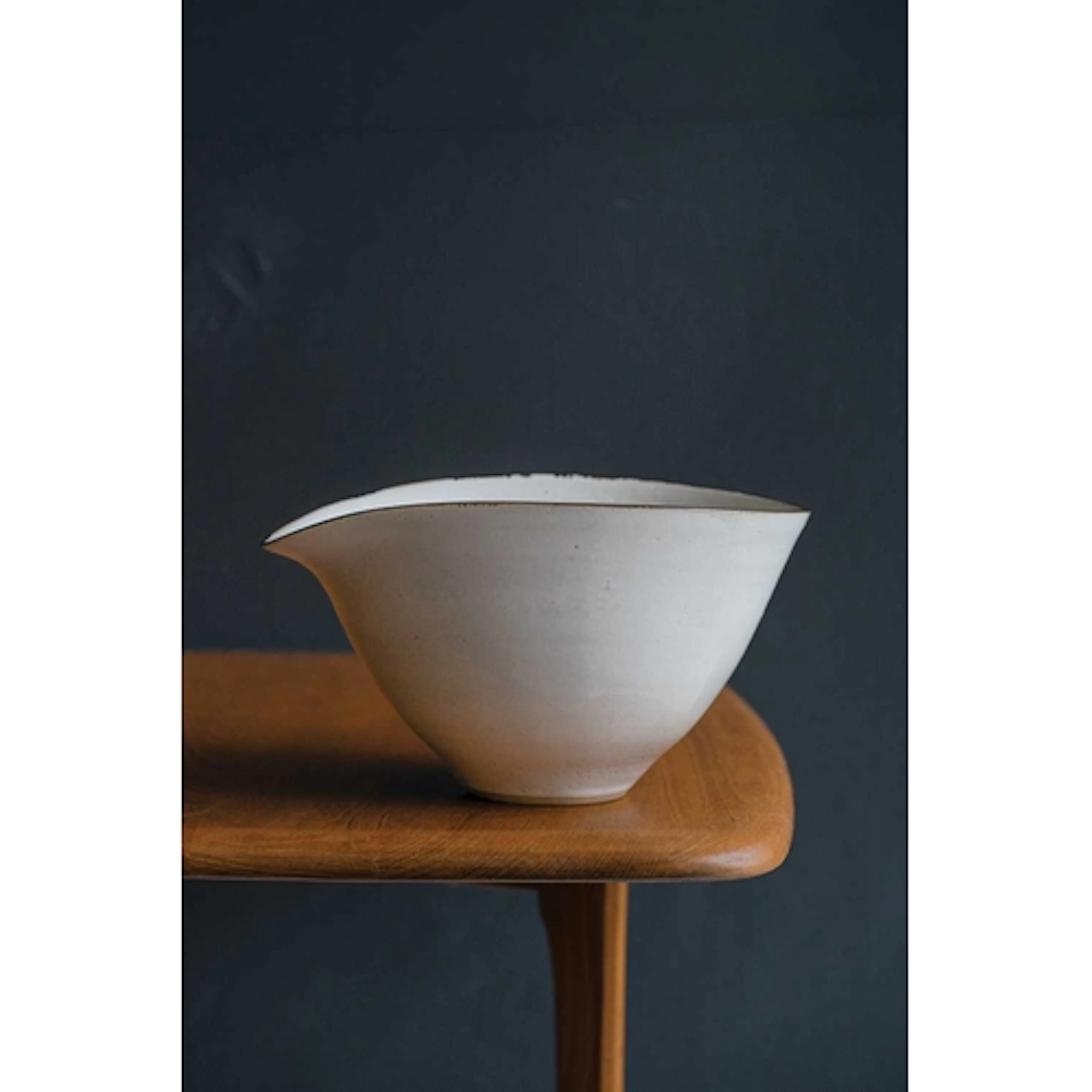 § Lucie RIE (1902-1995) Large Shaped Bowl Stoneware with wh...