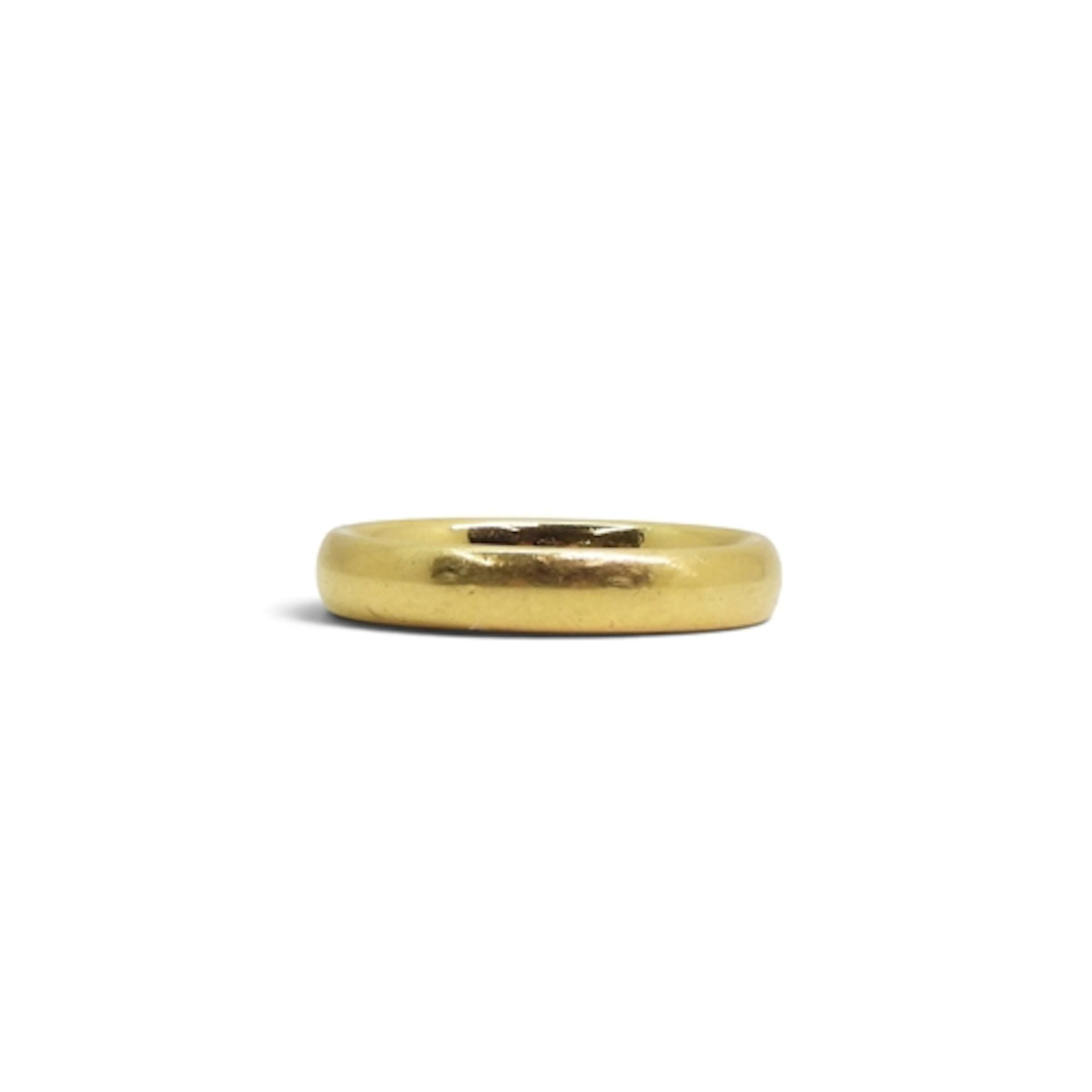 An 18ct gold court wedding ring, size S1/2, weight 6.6gms.