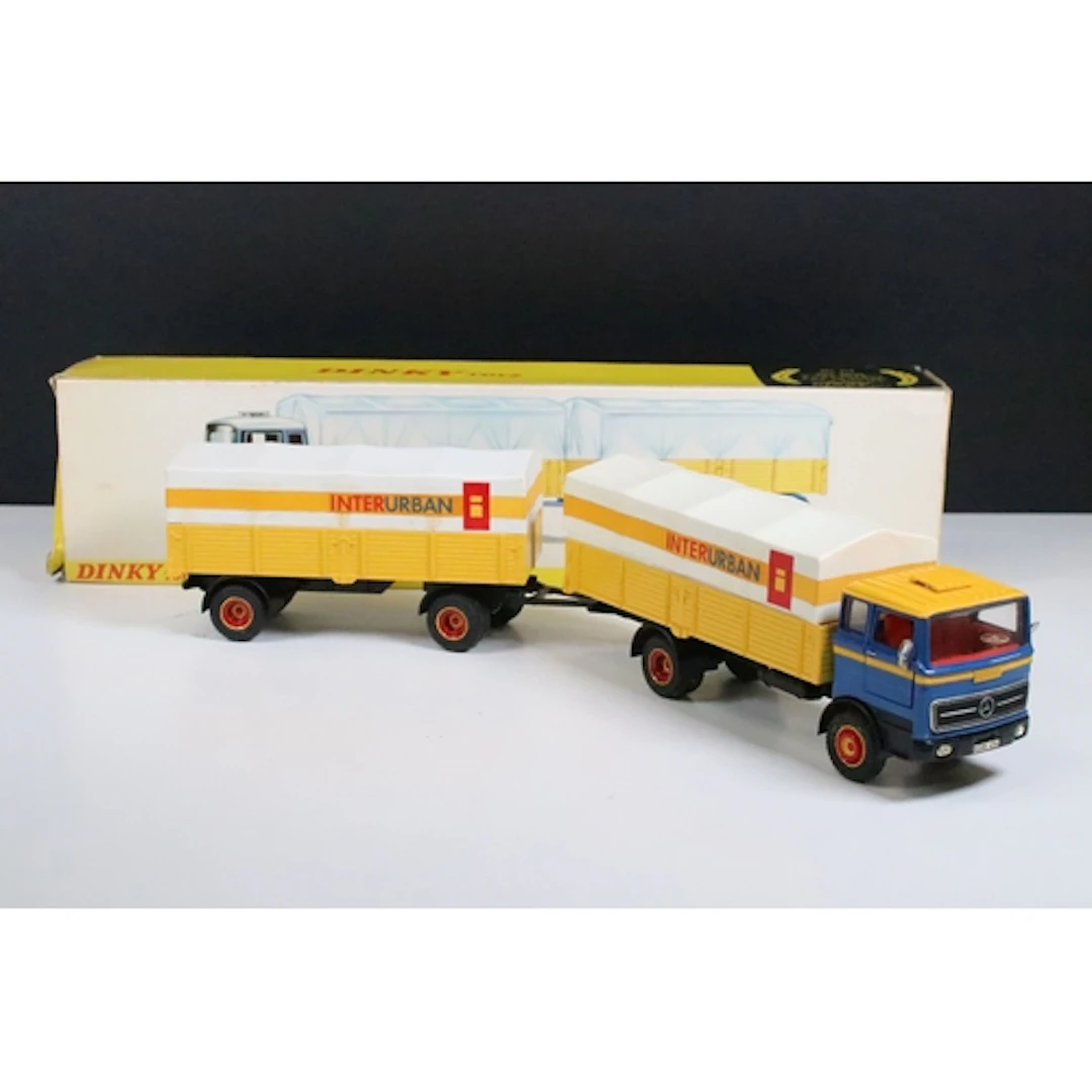 Boxed Dinky 917 Mercedes Benz Truck and Trailer diecast mode...