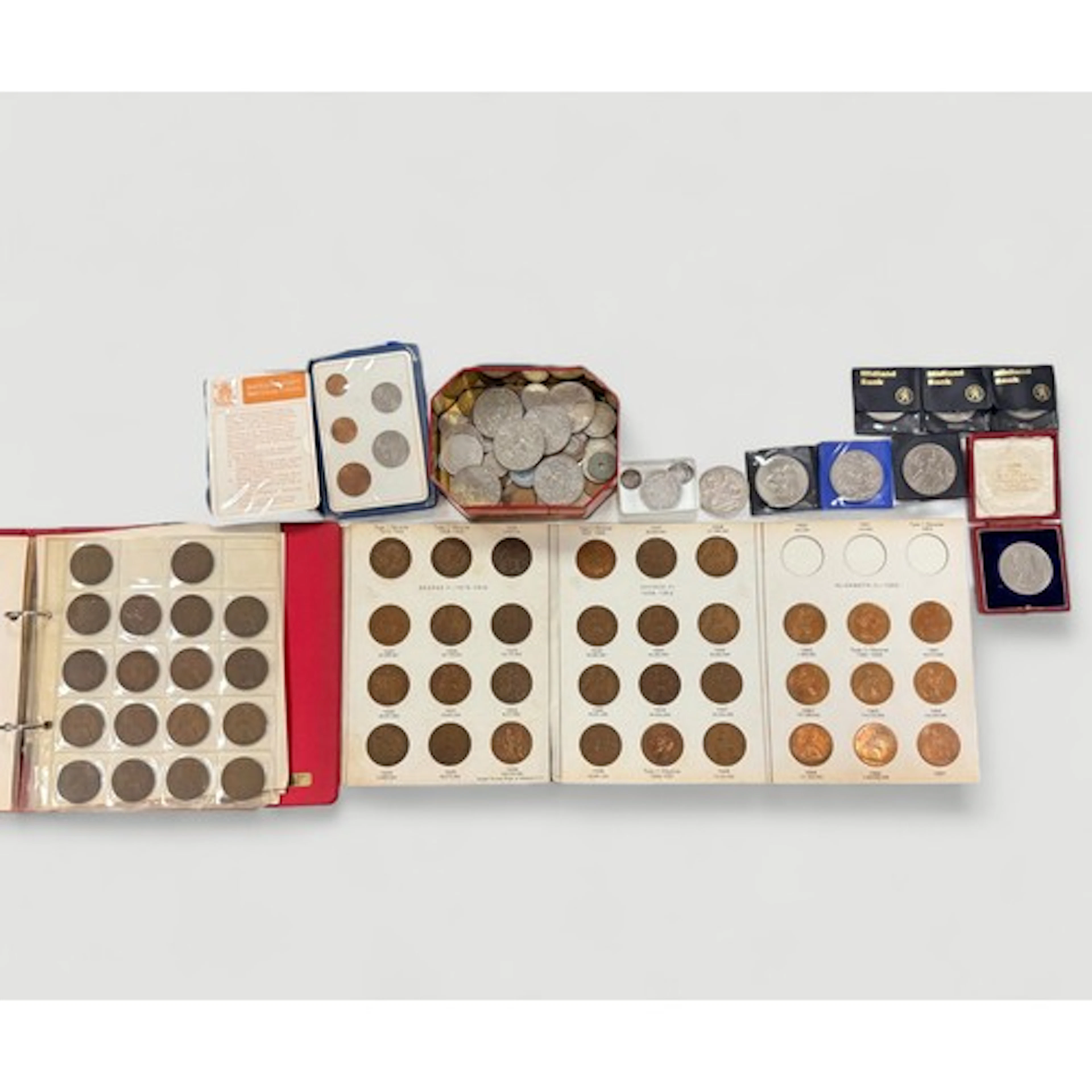 World coin collection with strength in GB including crown 19...
