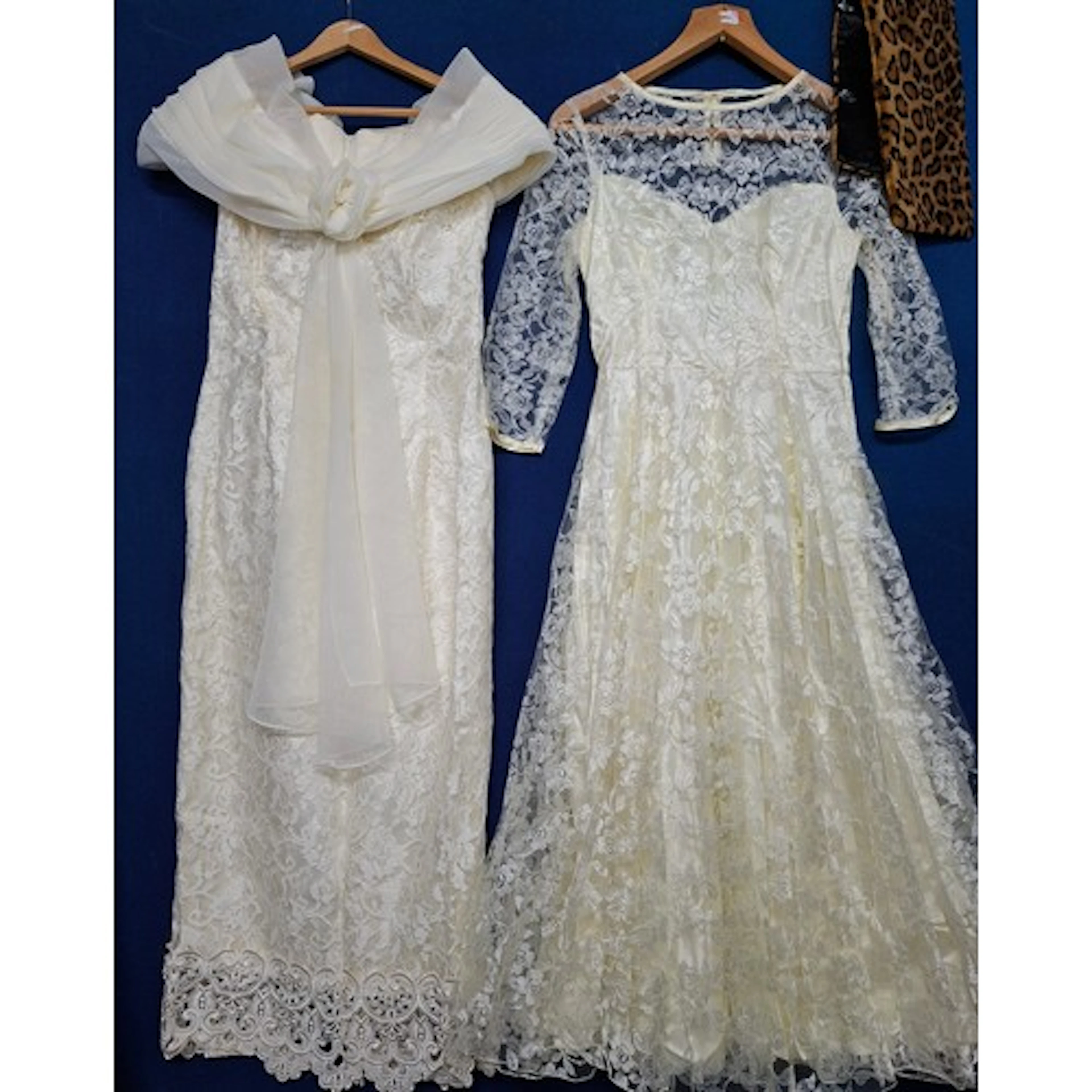 A vintage cream lace wedding dress approx 34/36" chest toget...