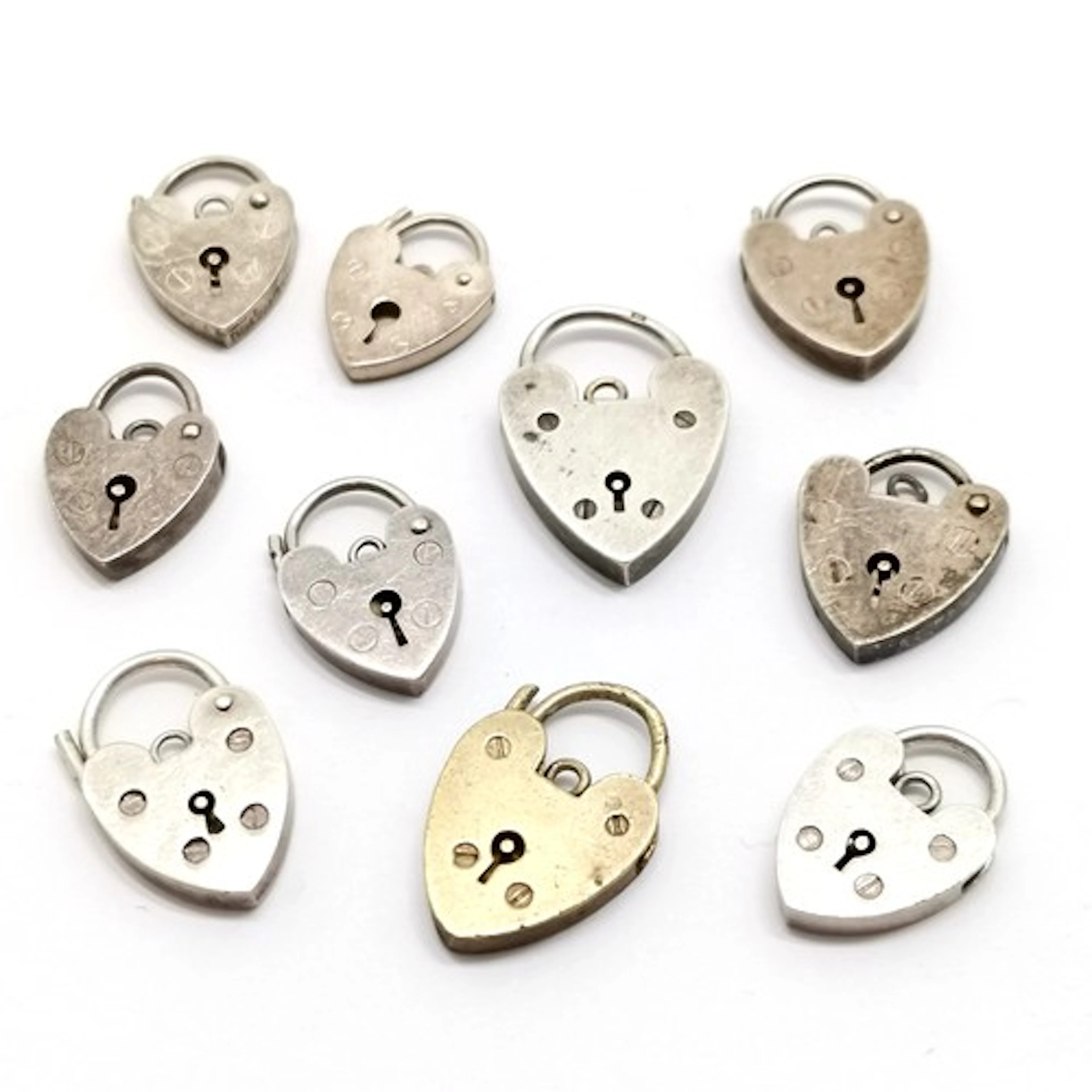 10 x silver heart padlock clasps - total weight 20g