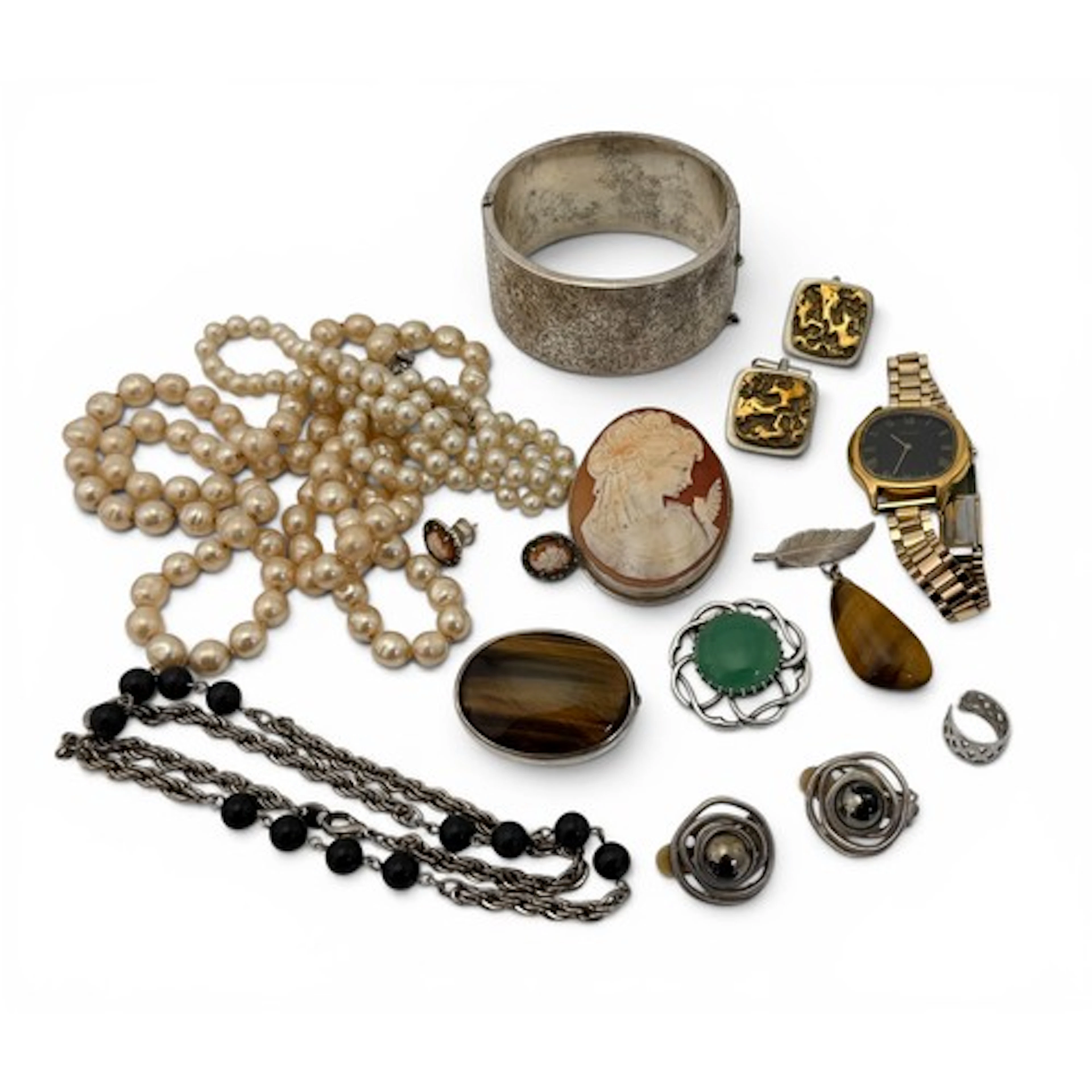 Collection of silver and costume jewellery to include a foli...