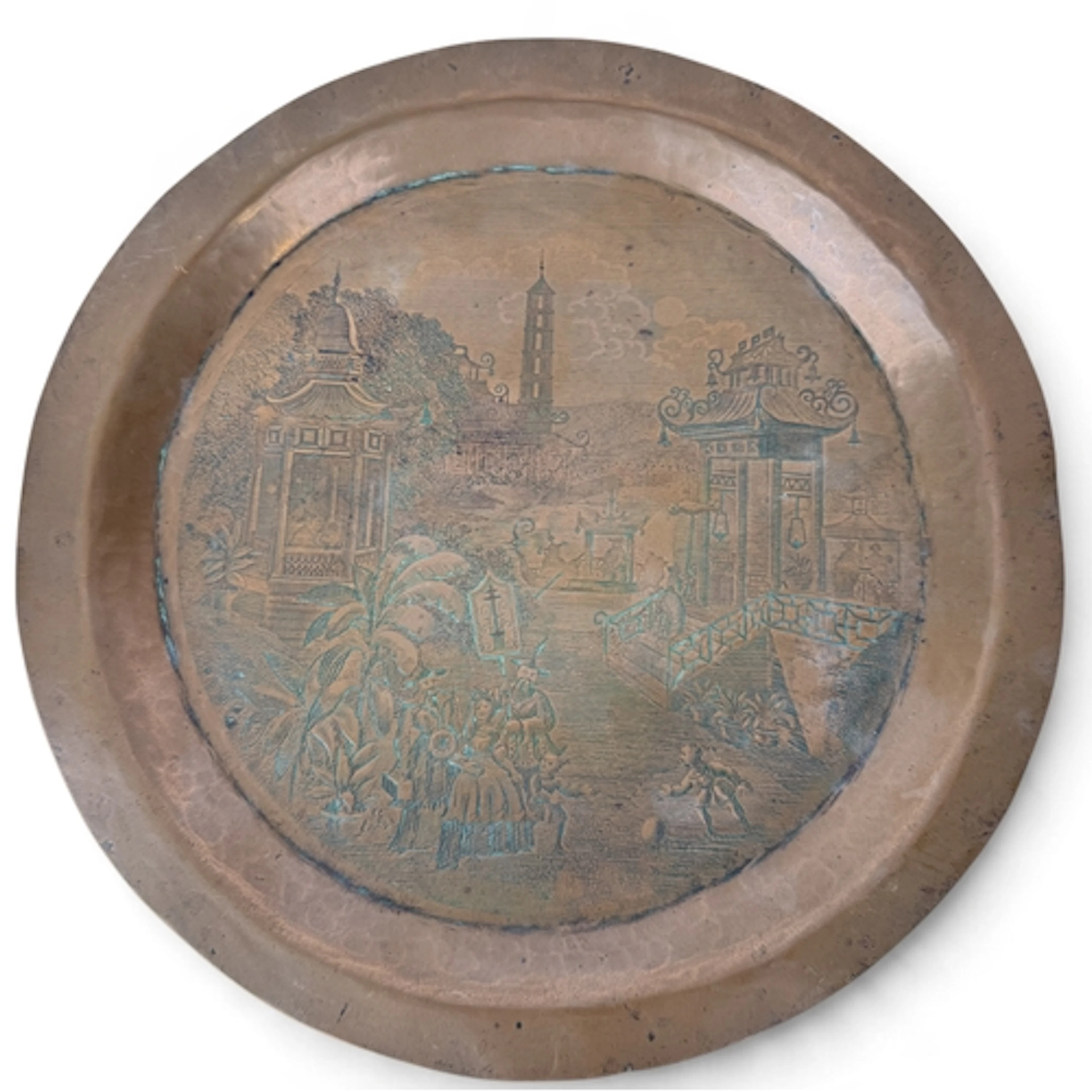 AN 18TH CENTURY COPPER DISH ENGRAVED WITH CHINESE FIGURES PL...