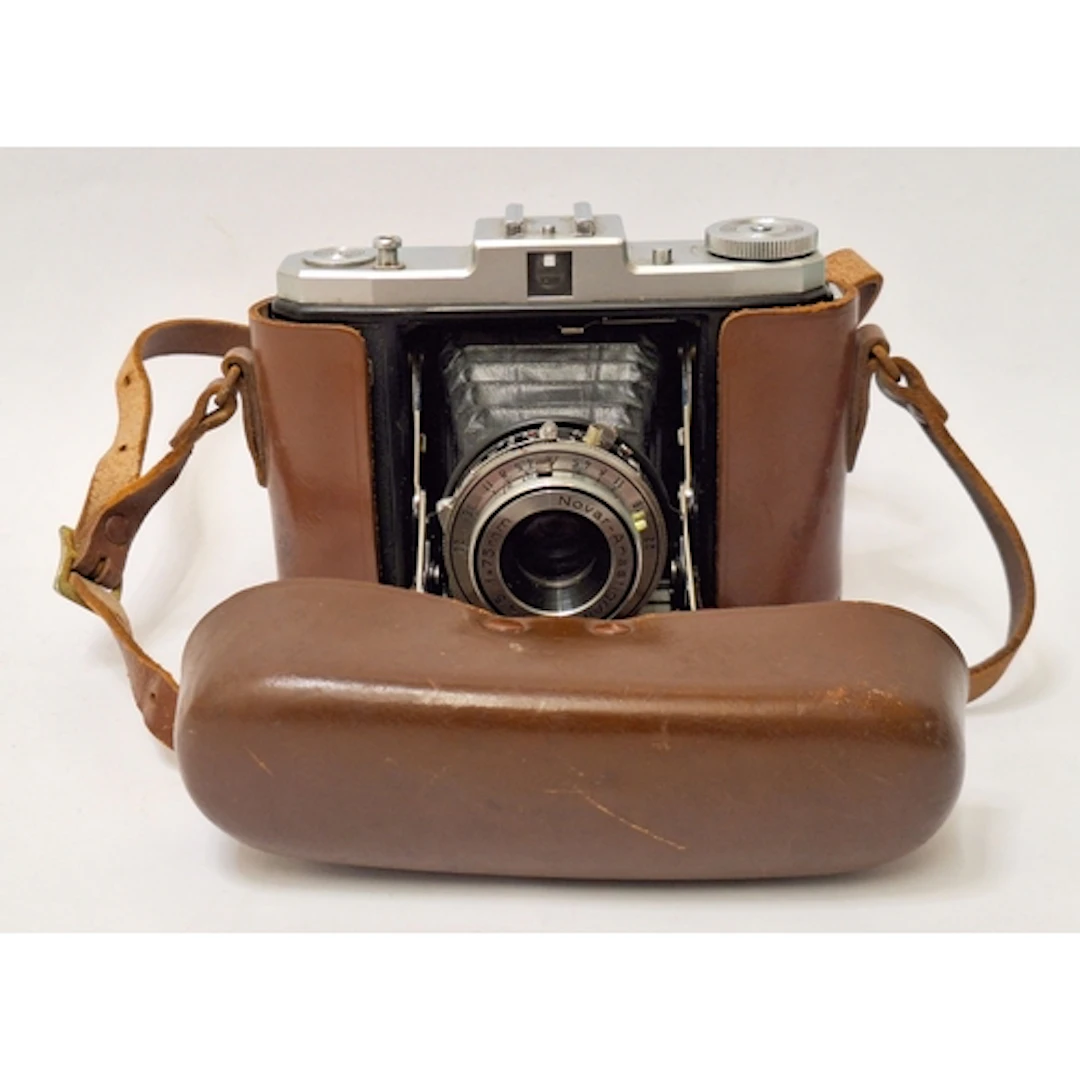 Zeiss Ikon 35mm Bellows Camera with leather case