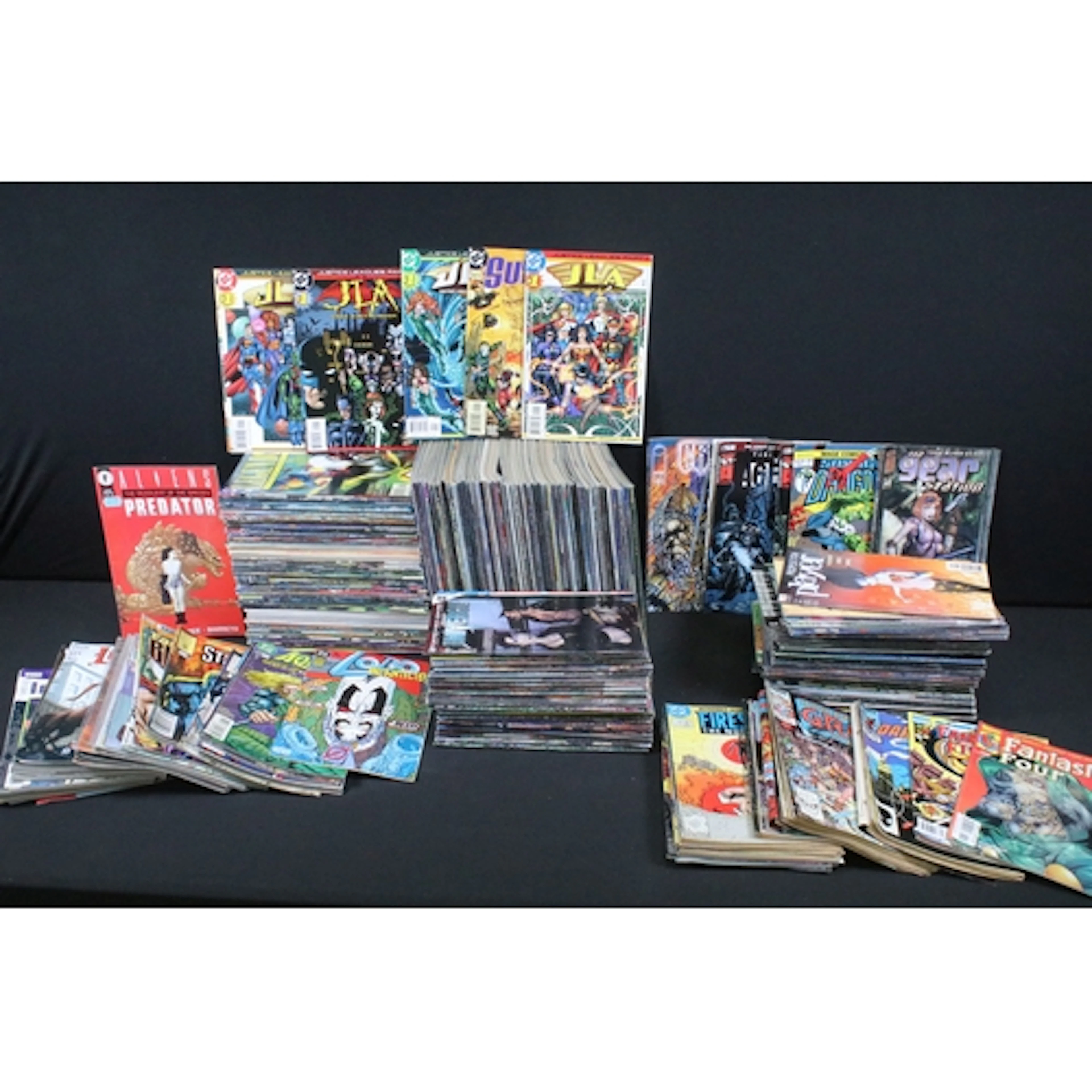 Comics - Over 400 comics to include Marvel, DC, Dark Horse, ...