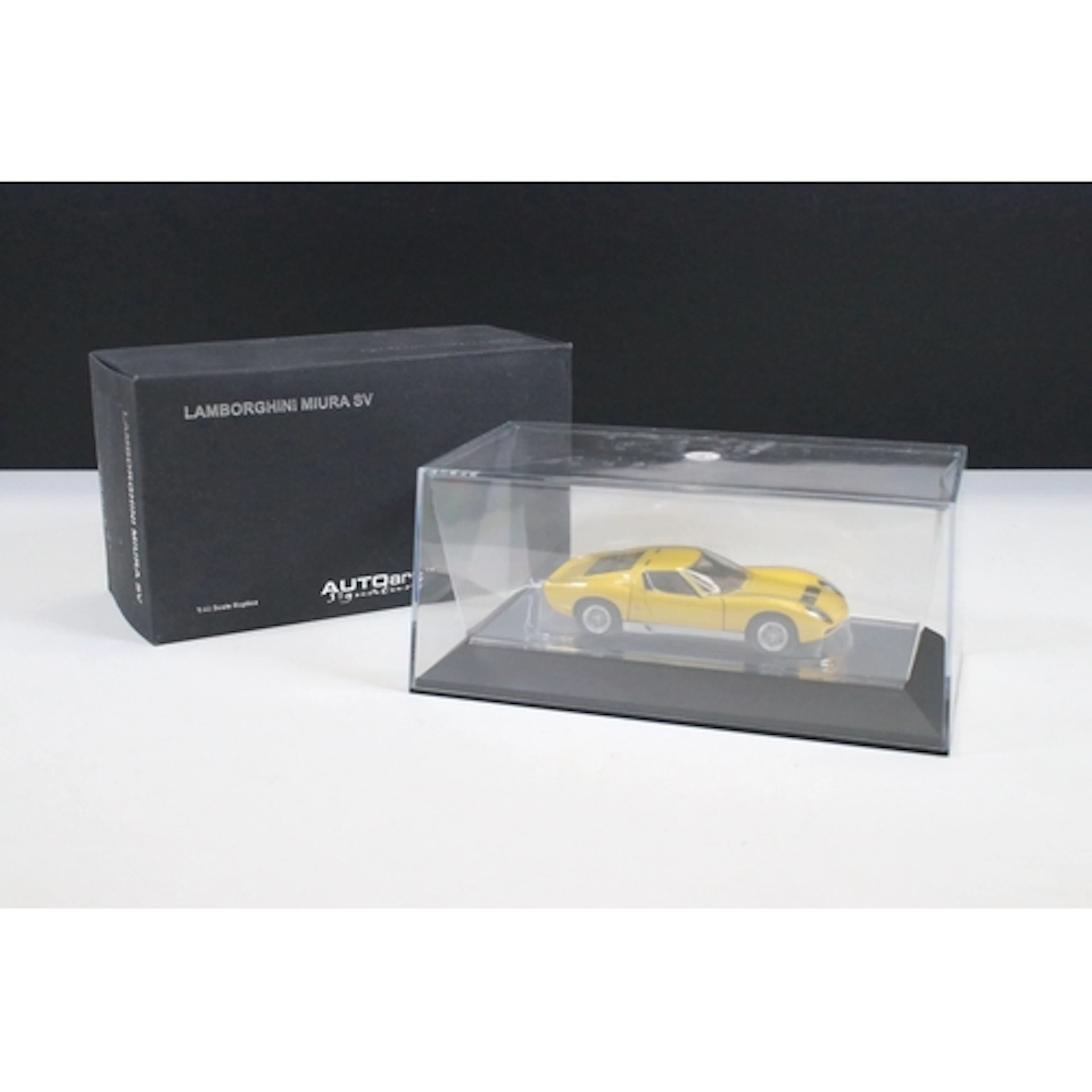 Boxed AutoArt Signature 1/43 Lamborghini Miura SV Yellow die...