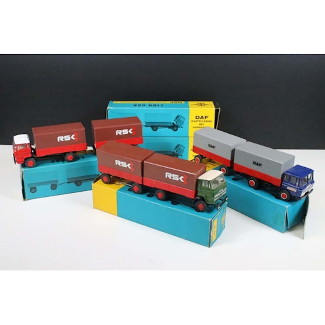 Five boxed Lion Car Toys No. 48 DAF Kantelcabine Met Aanhang...