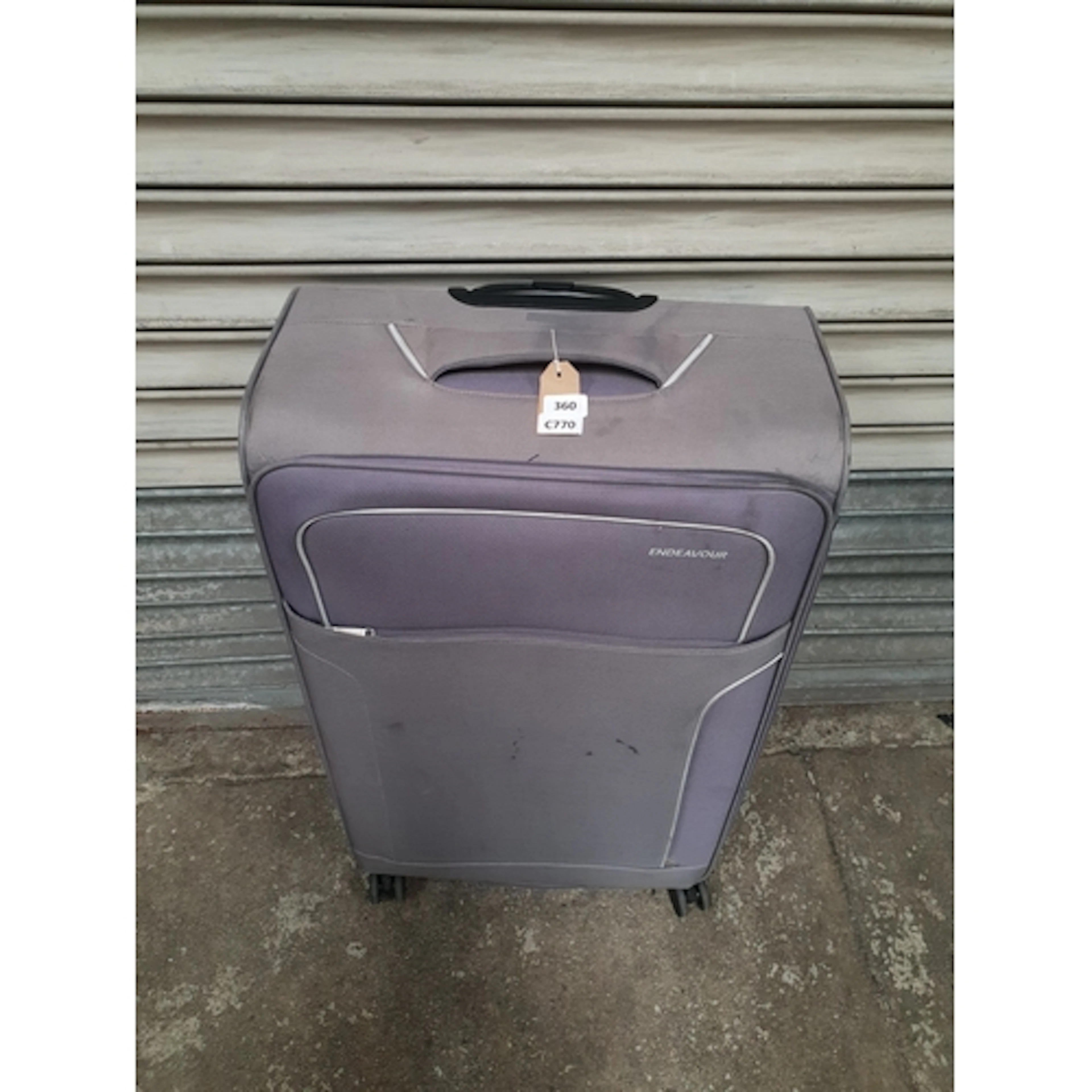 ONE ENDEAVOUR SUITCASE Note: Suitcases and bags are empty