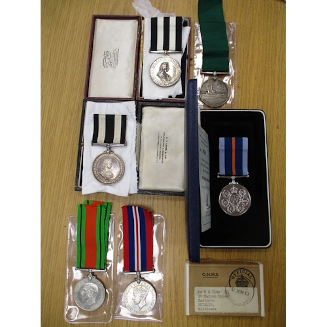 Range with: 1. Service Medal of the Order of St John to 1791...