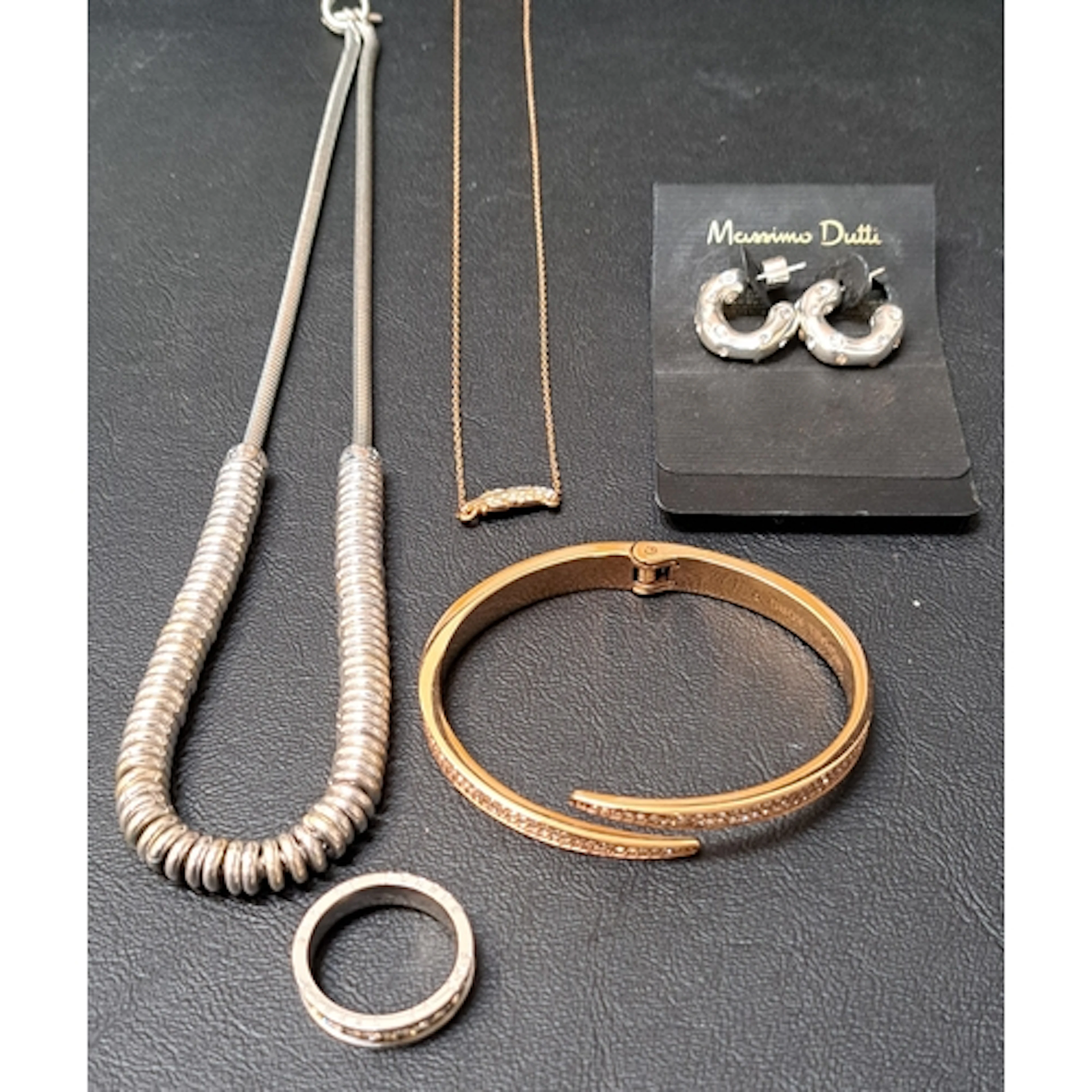 SELECTION OF FASHION JEWELLERY comprising a silver Links of ...