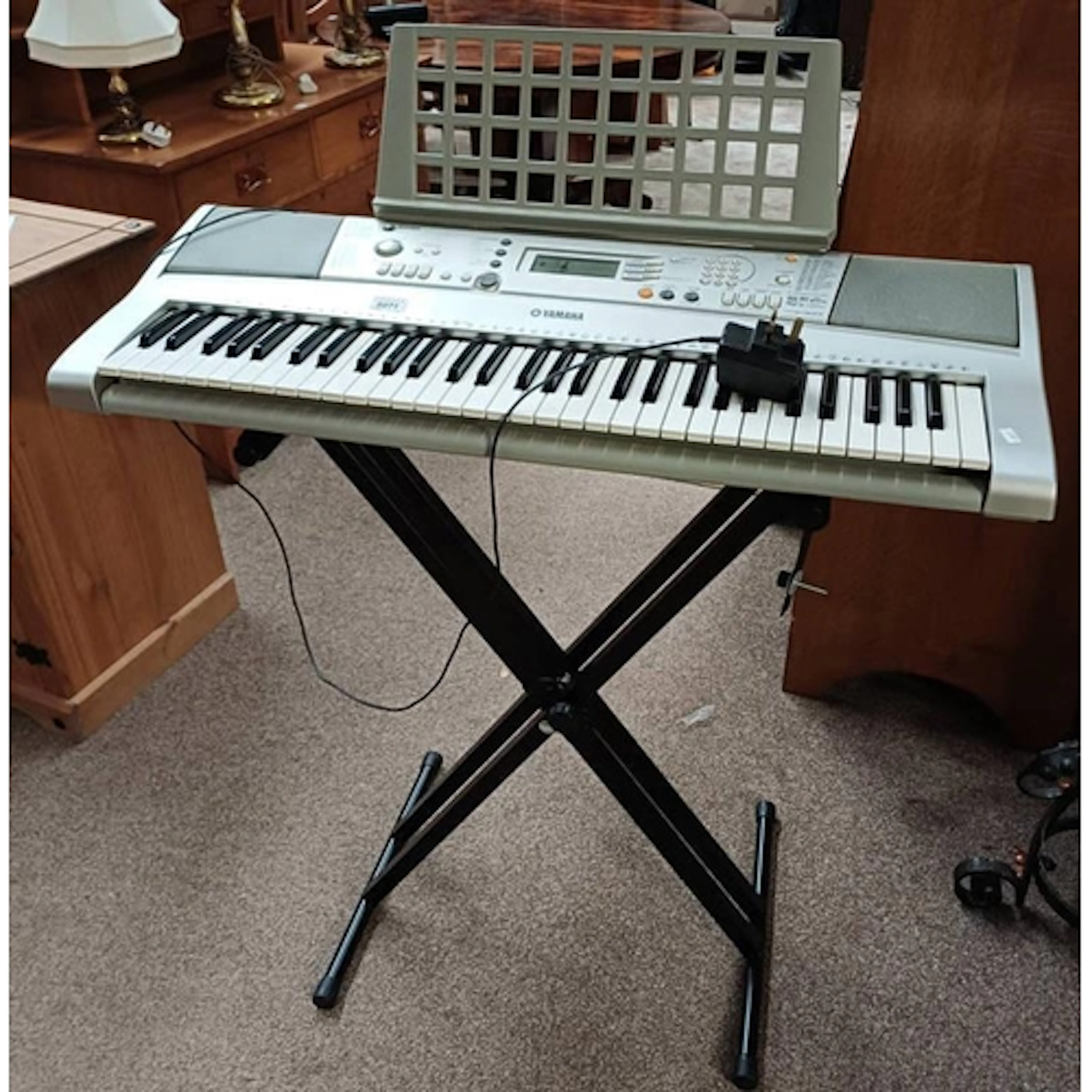 YAMAHA PSR E303 ELECTRIC KEYBOARD WITH STAND