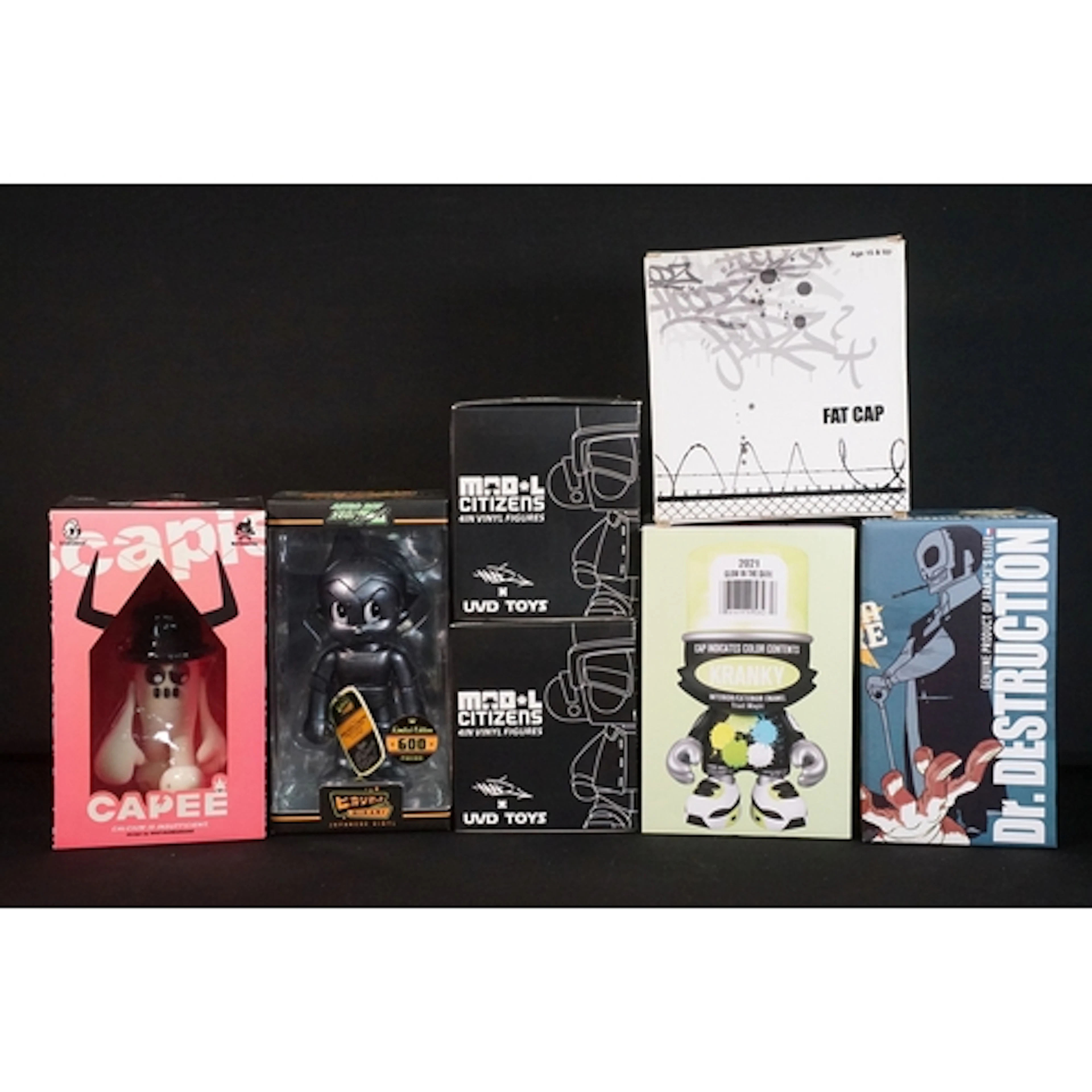 Seven boxed vinyl collectable figures to include Mezco Fat C...