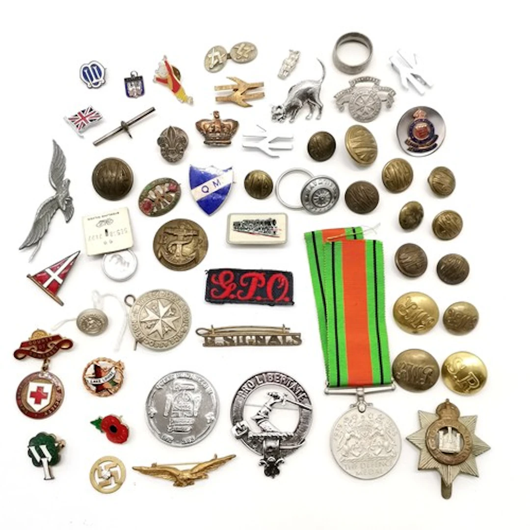 Qty of badges inc Luftwaffe (missing 1 pin), Defence medal, ...