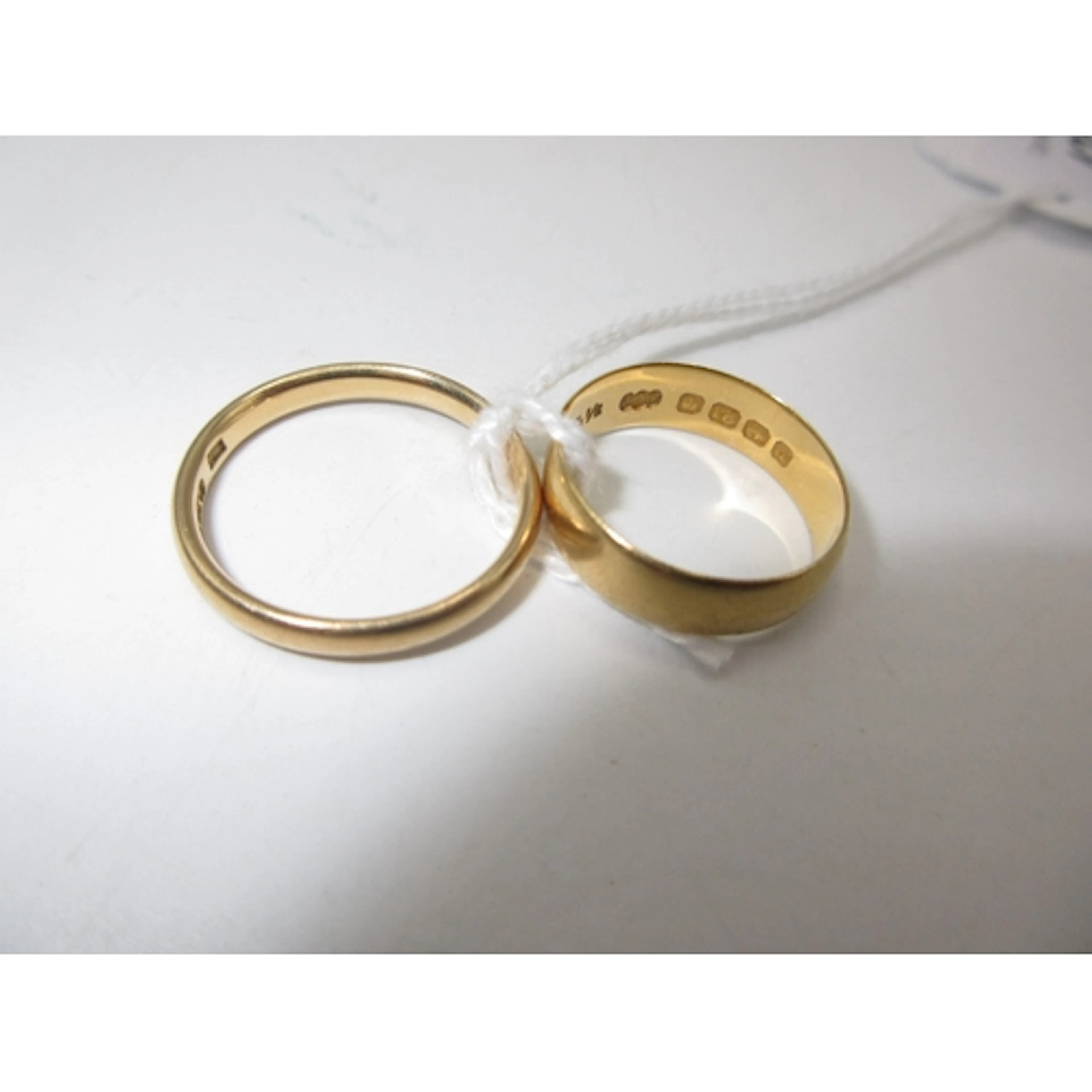 Two 18ct Gold Wedding Rings, Size M and O, 6.41g