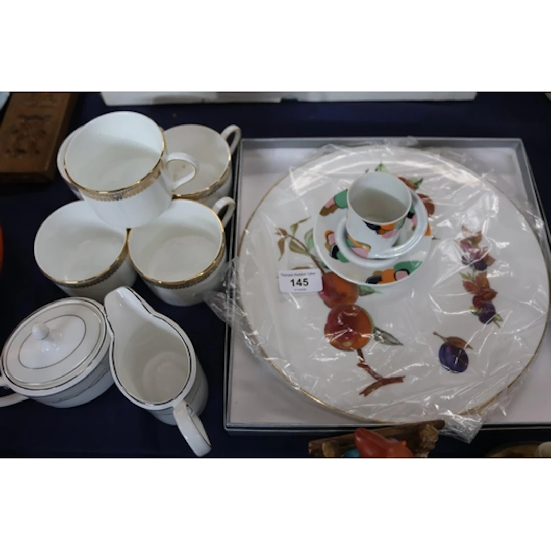 Wedgwood Vera Wang ceramics to include Vera Lace cups and Lo...
